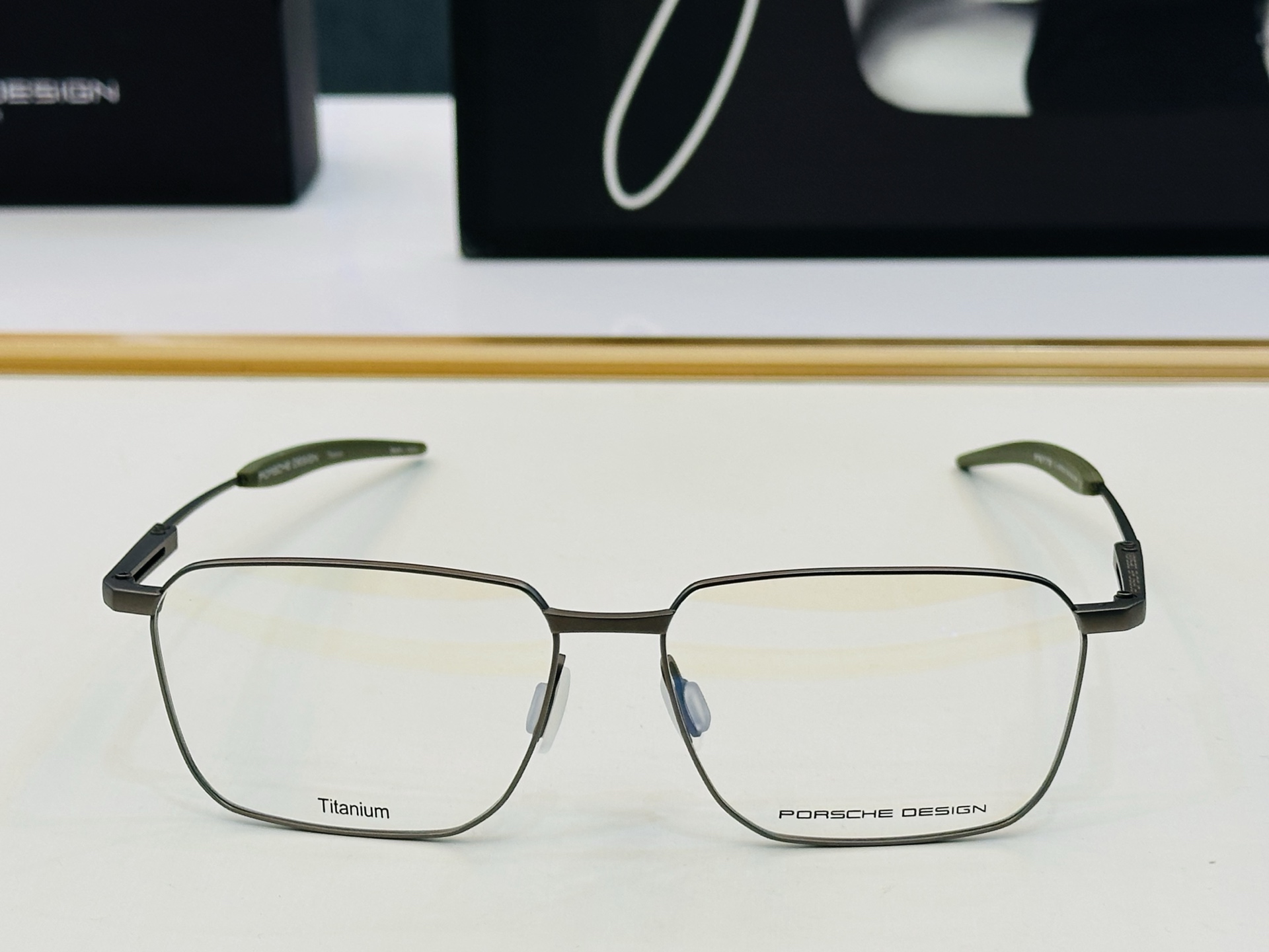 🌞保时家  Size：57口15-144   高档款💝得意超轻款 m配光镜 钛架 