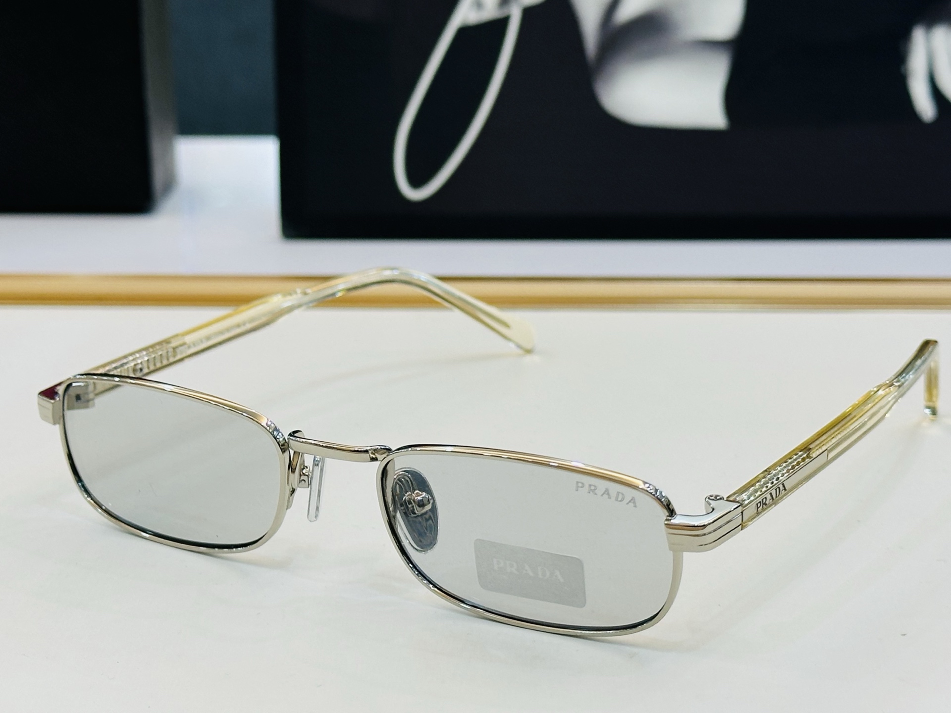 🔺PRAD*🔻普家 PRB54S Size：54口23-145 眼镜系列堪称精湛制作 彰显独特个性 F🌤