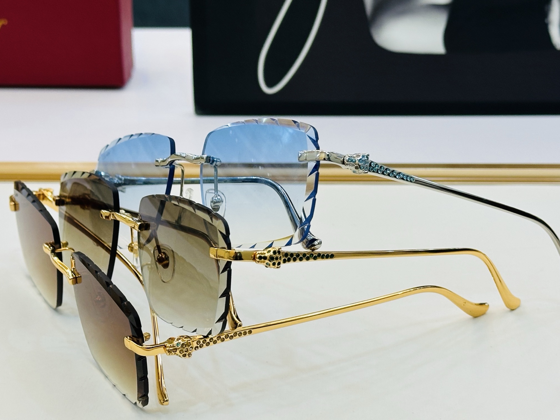 🆕 原版Cartie* 卡家 太阳镜 CT01588O Size：57口19-143 电镀工艺精湛大牌品