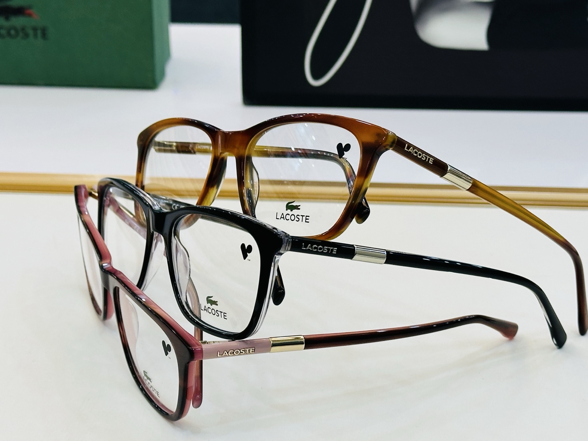 🆕 鳄鱼 LACOSTE 最新款L2885 Size：57口18-145 💫💫时尚舒适  💍W 超轻 配