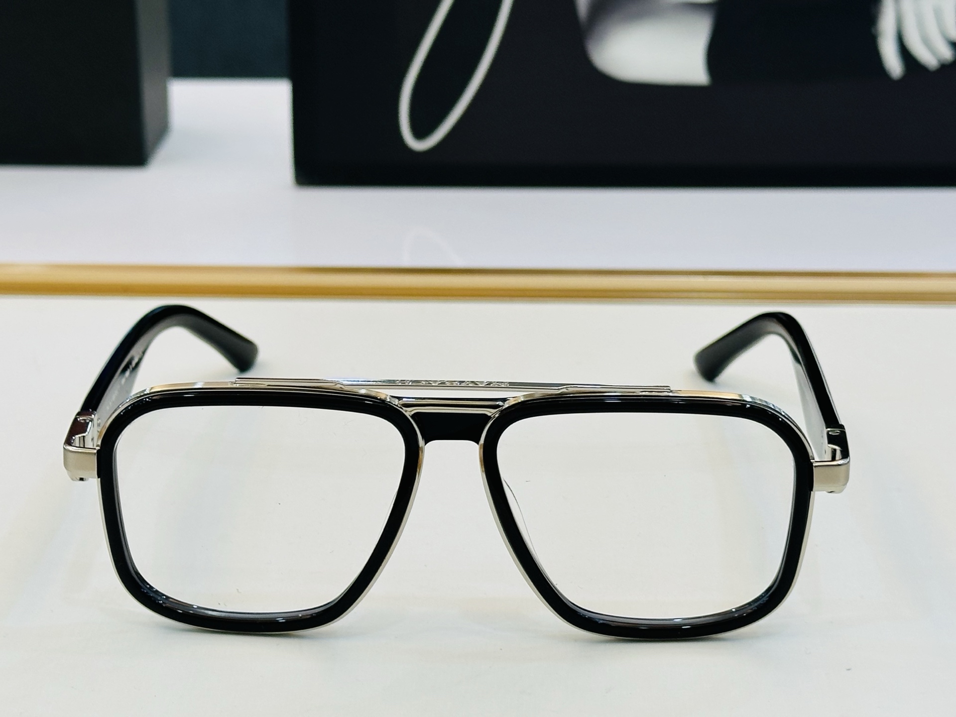 高品质 迈巴赫 🎉🎉做工精美💕💕MAYBAC*H Z28 Size：54口18-140  质感十足 CC