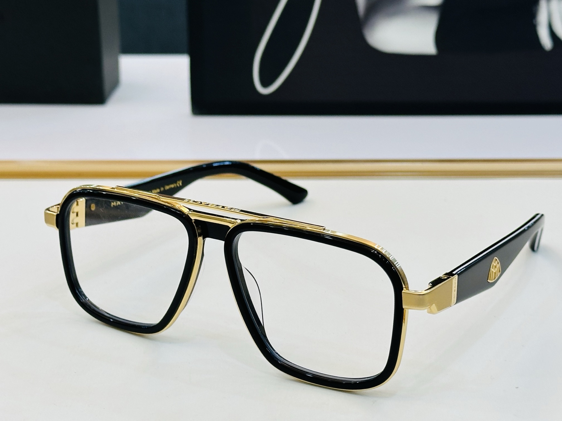 高品质 迈巴赫 🎉🎉做工精美💕💕MAYBAC*H Z28 Size：54口18-140  质感十足 CC