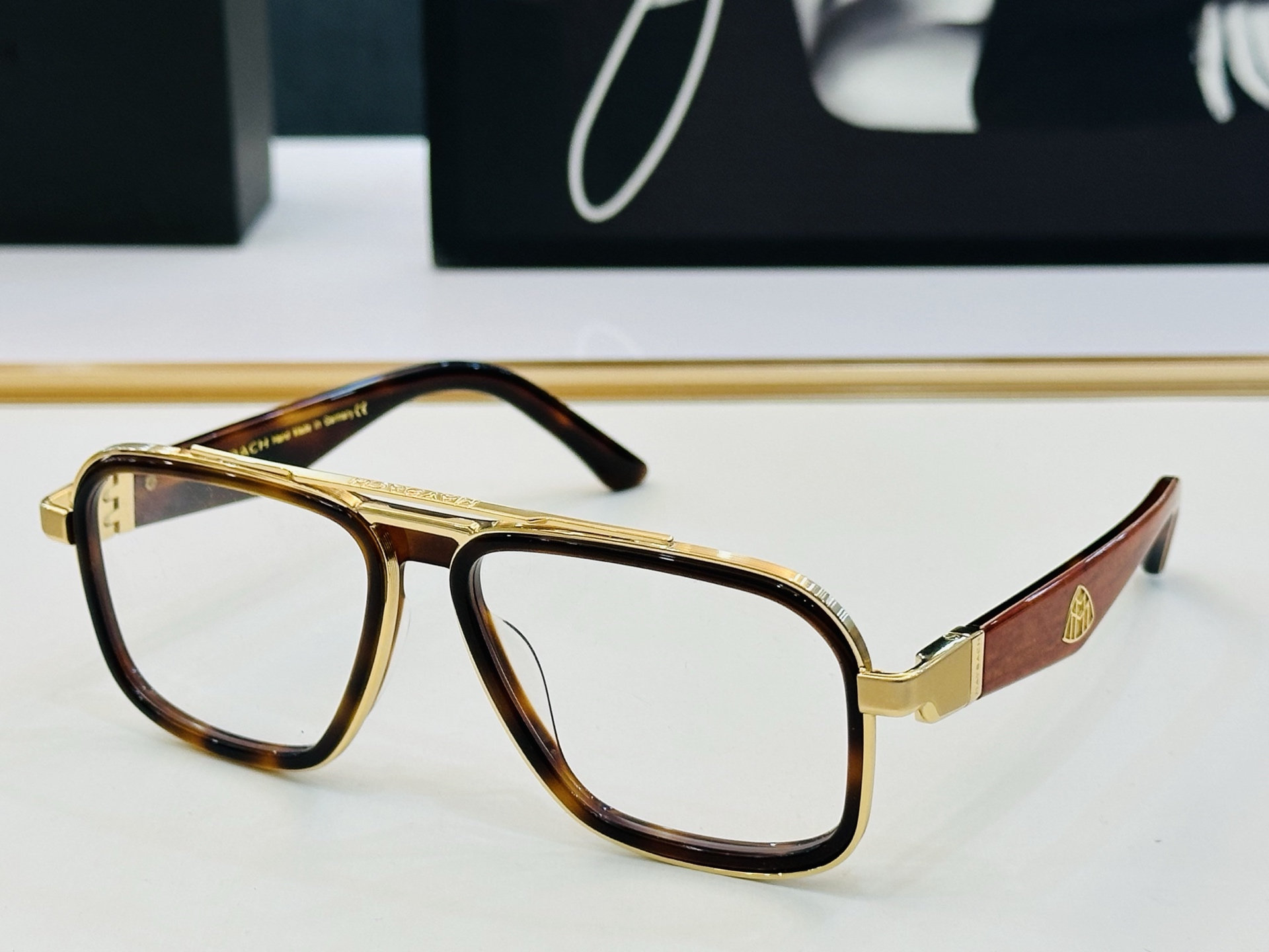 高品质 迈巴赫 🎉🎉做工精美💕💕MAYBAC*H Z28 Size：54口18-140  质感十足 CC