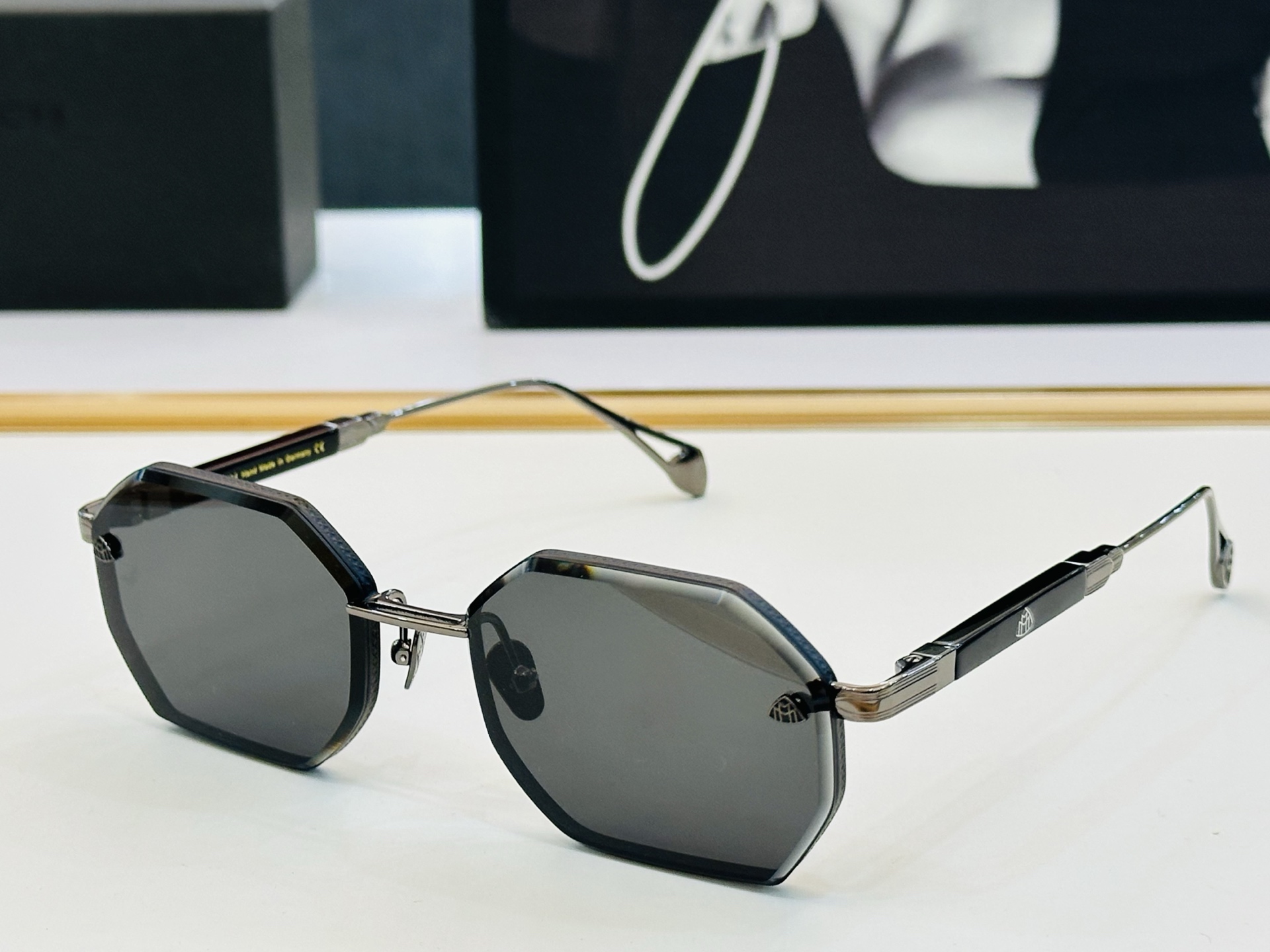 NO:373222,High quality Maybach exquisite workmanship MAYBAC*H Z36 Size57-mouth 18-145 Full texture CC high quality glasses sunglasses sunglasses, glasses19860909高品质 迈巴赫 做工精美MAYBAC*H Z36 Size57口18-145 质感十足 CC高品质 眼镜墨镜太阳镜,眼镜,glasses