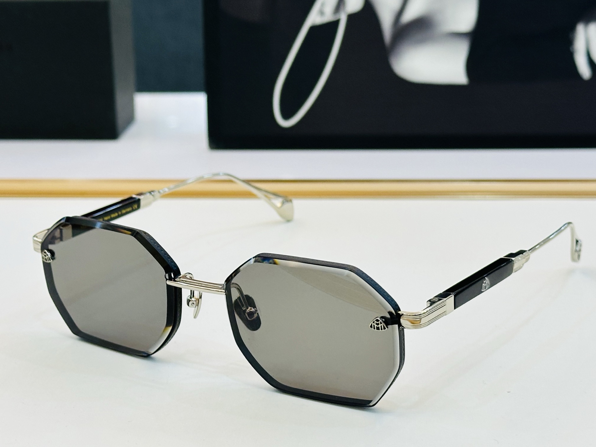 高品质 迈巴赫 🎉🎉做工精美💕💕MAYBAC*H Z36 Size：57口18-145  质感十足 CC