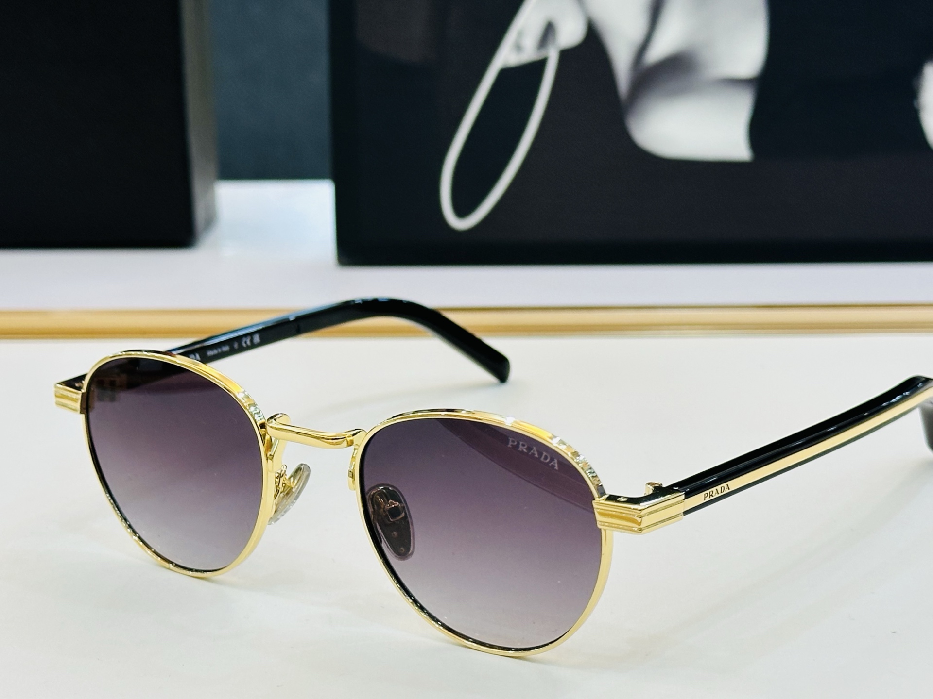 NO:373228,PRAD*Pujia PR B52S Size52 21-145 The glasses series is exquisitely produced and demonstrates unique personality CC sunglasses Glasses Sunglasses Sunglasses, glasses, prada, prada19860909PRAD*普家 PR B52S Size52口21-145 眼镜系列堪称精湛制作 彰显独特个性 CC太阳镜 眼镜墨镜太阳镜,眼镜,prada,prada,glasses