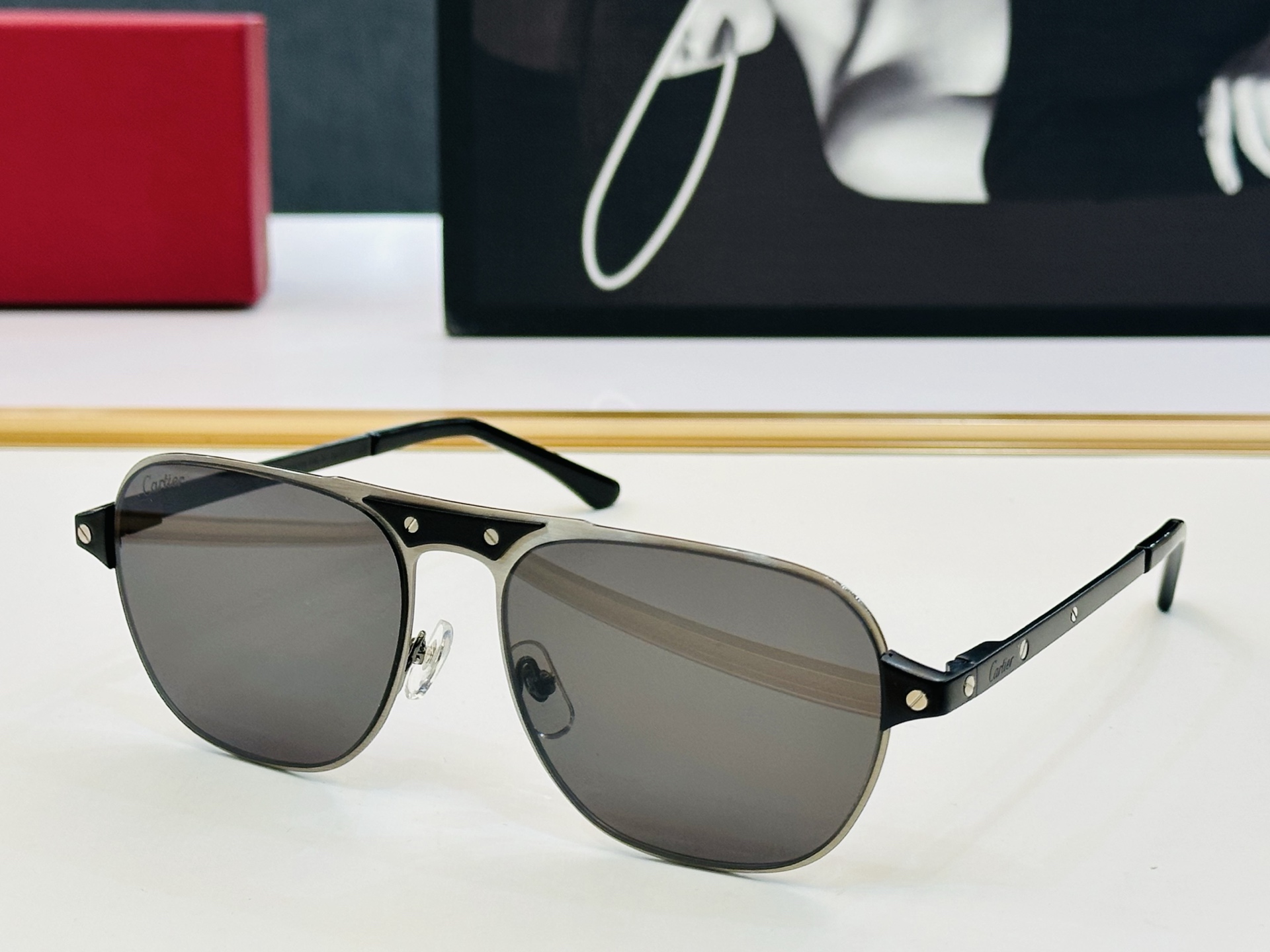 NO:373231,Cartie* Kajia Sunglasses CT0532S Size58 17-145 Electroplating technology is exquisite and full of temperament!  CC men and women same style sunglasses glasses sunglasses, glasses, cartier19860909Cartie* 卡家 太阳镜 CT0532S Size58口17-145 电镀工艺精湛气质十足！CC男女同款太阳镜 眼镜墨镜太阳镜,眼镜,cartier,glasses