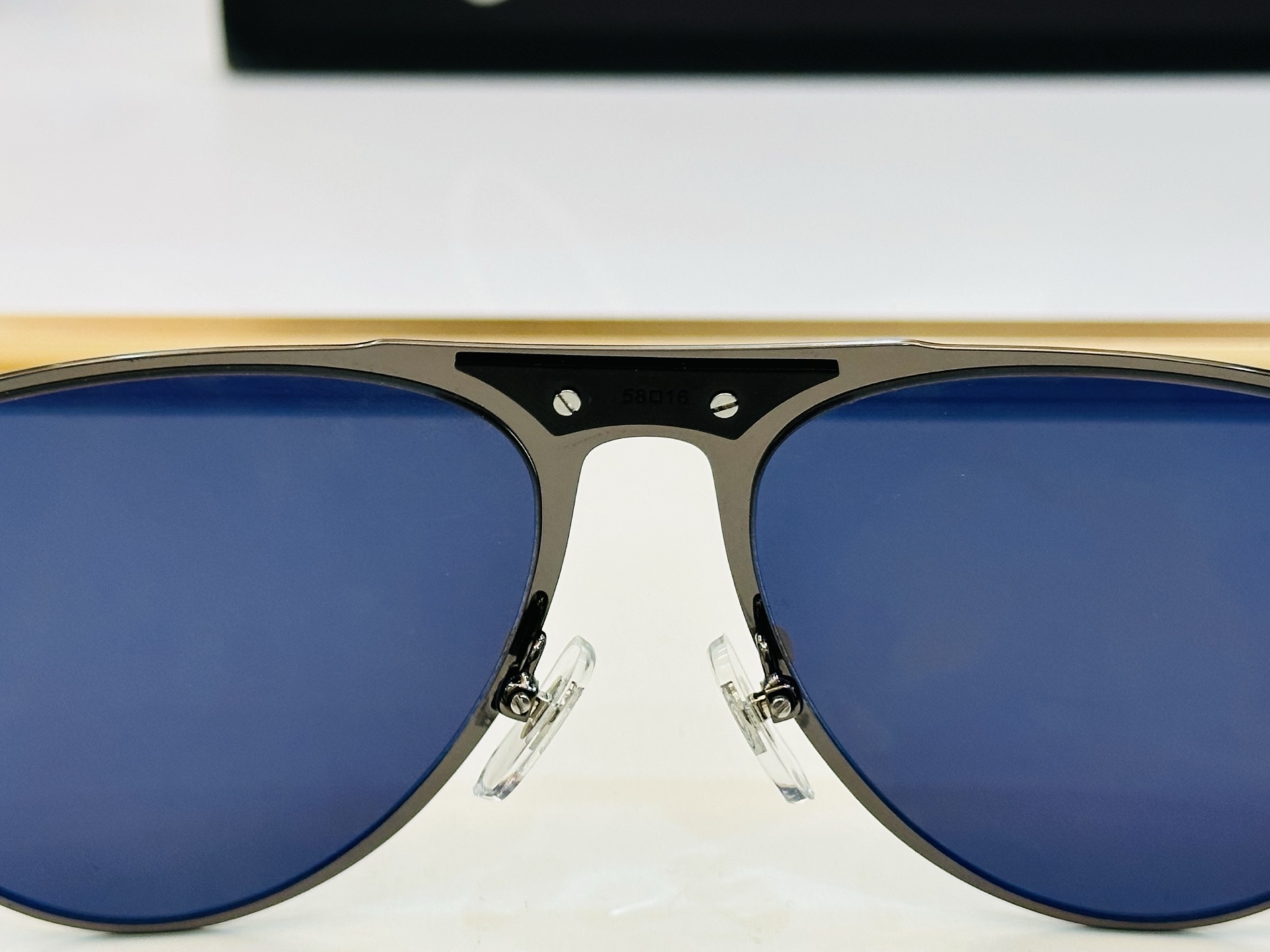 Cartie* 卡家 太阳镜 CT0533S Size：58口16-145 电镀工艺精湛气质十足！CC男