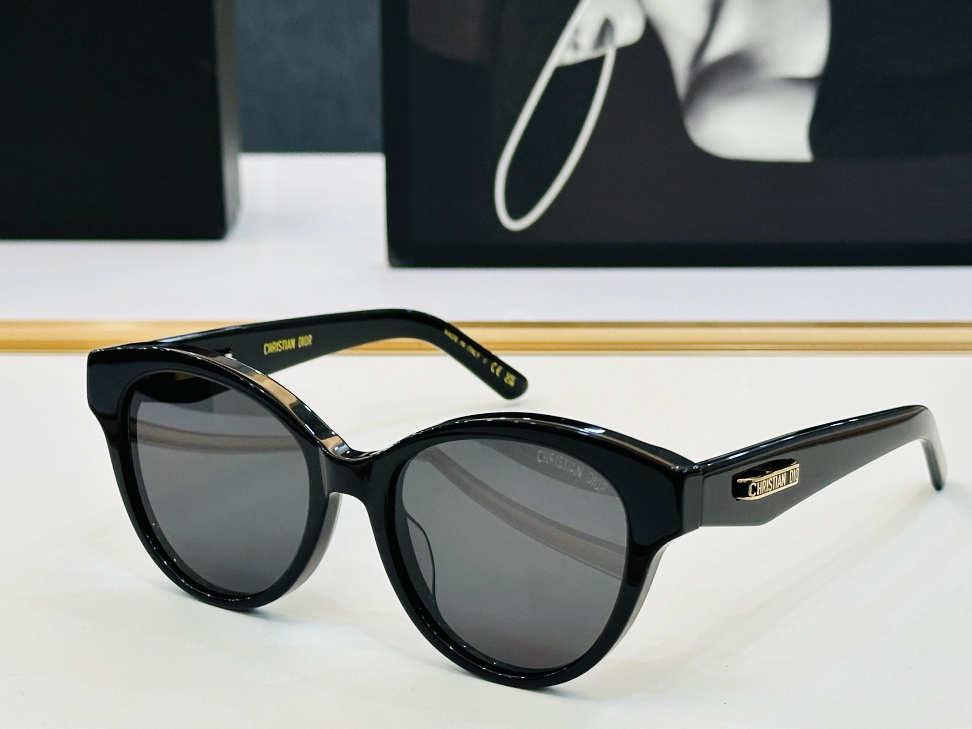 🔻🔻🔻DIO* CDICon B2I 迪家 Size：51口18-140 😎🔆。。搭配镜腿精致配饰 C官