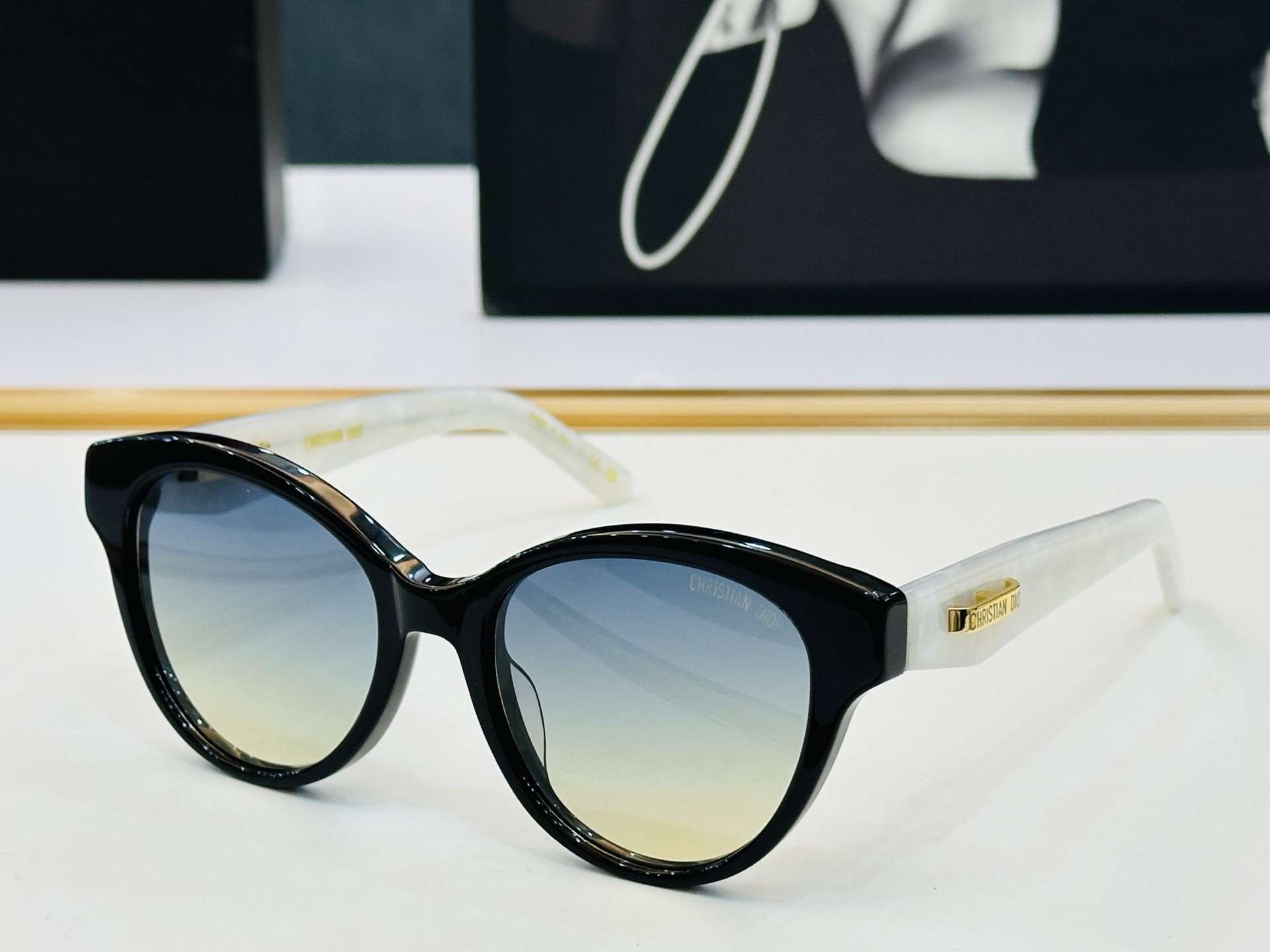 🔻🔻🔻DIO* CDICon B2I 迪家 Size：51口18-140 😎🔆。。搭配镜腿精致配饰 C官