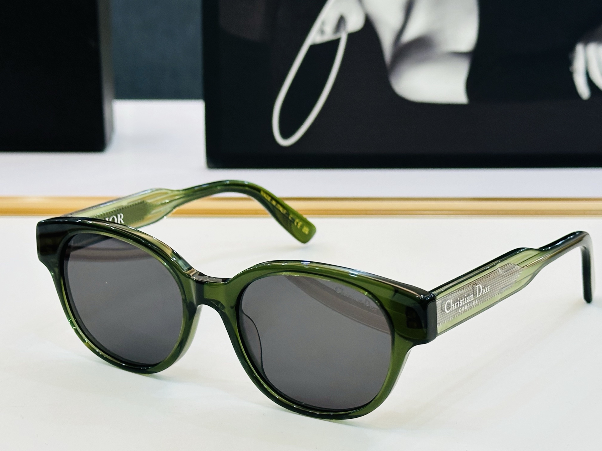 🔻🔻🔻DIO* CDICon R1F 迪家 Size：53口19-145 😎🔆。。搭配镜腿精致配饰 C官