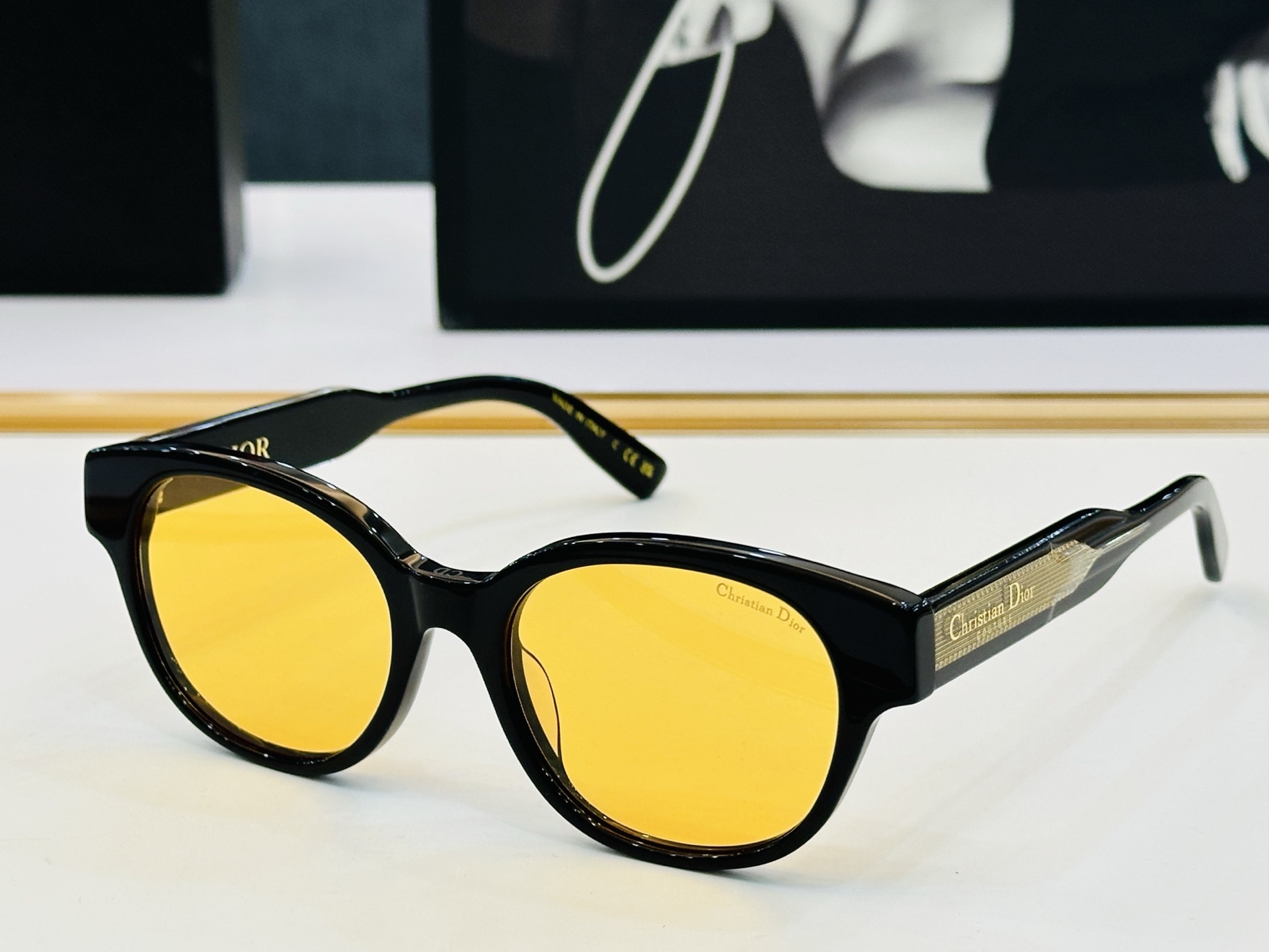 🔻🔻🔻DIO* CDICon R1F 迪家 Size：53口19-145 😎🔆。。搭配镜腿精致配饰 C官