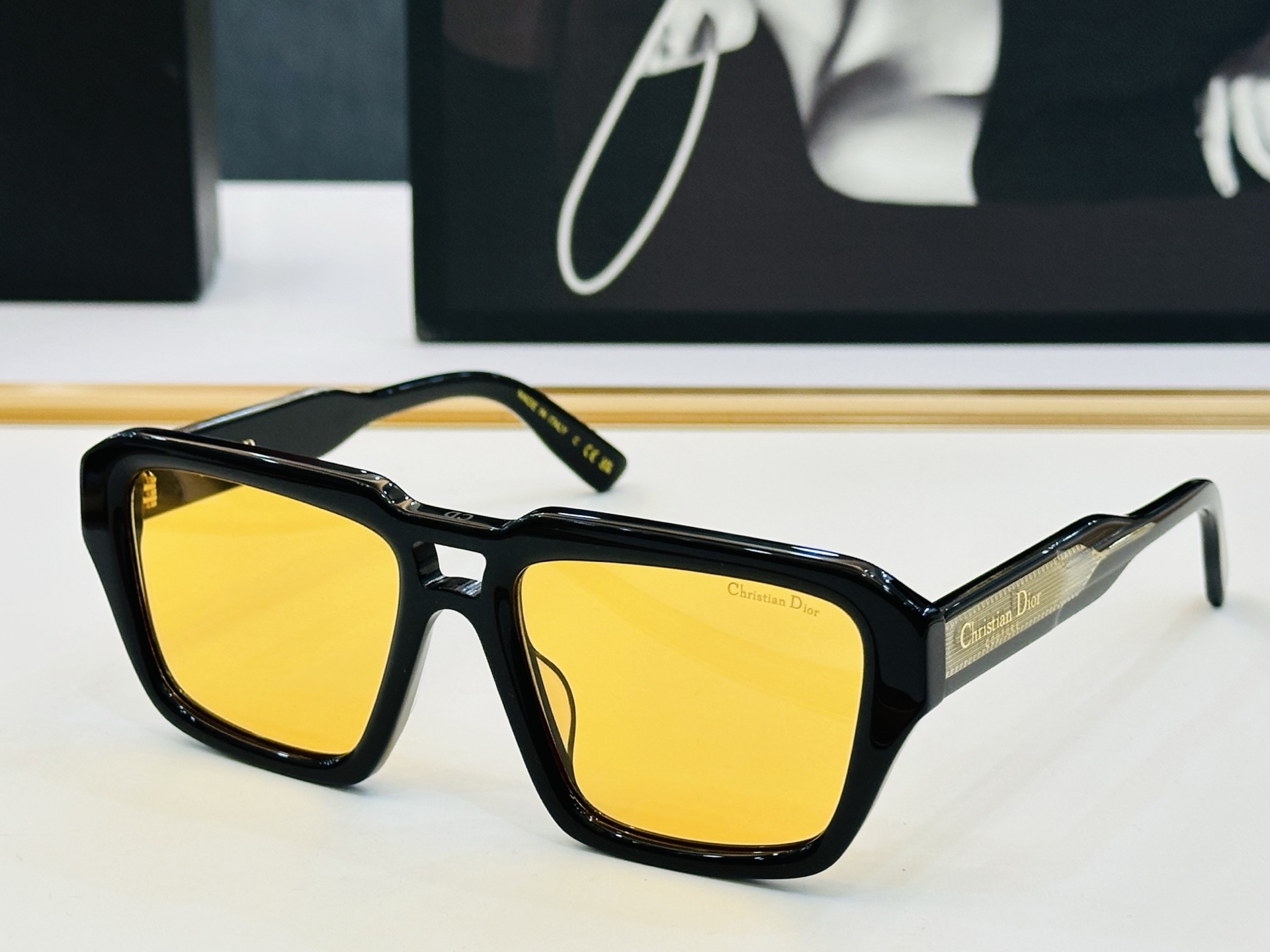 🔻🔻🔻DIO* CDICon R2F 迪家 Size：56口19-145 😎🔆。。搭配镜腿精致配饰 C官