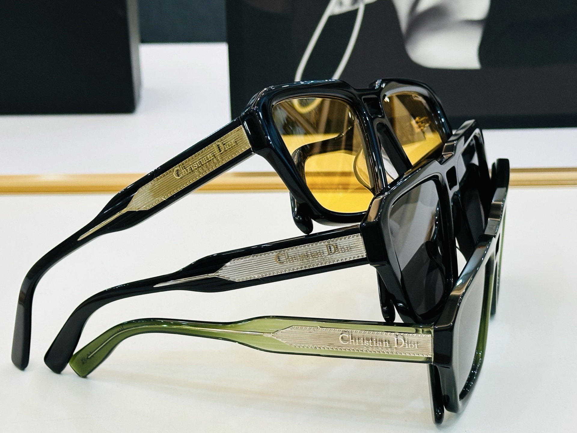 🔻🔻🔻DIO* CDICon R2F 迪家 Size：56口19-145 😎🔆。。搭配镜腿精致配饰 C官