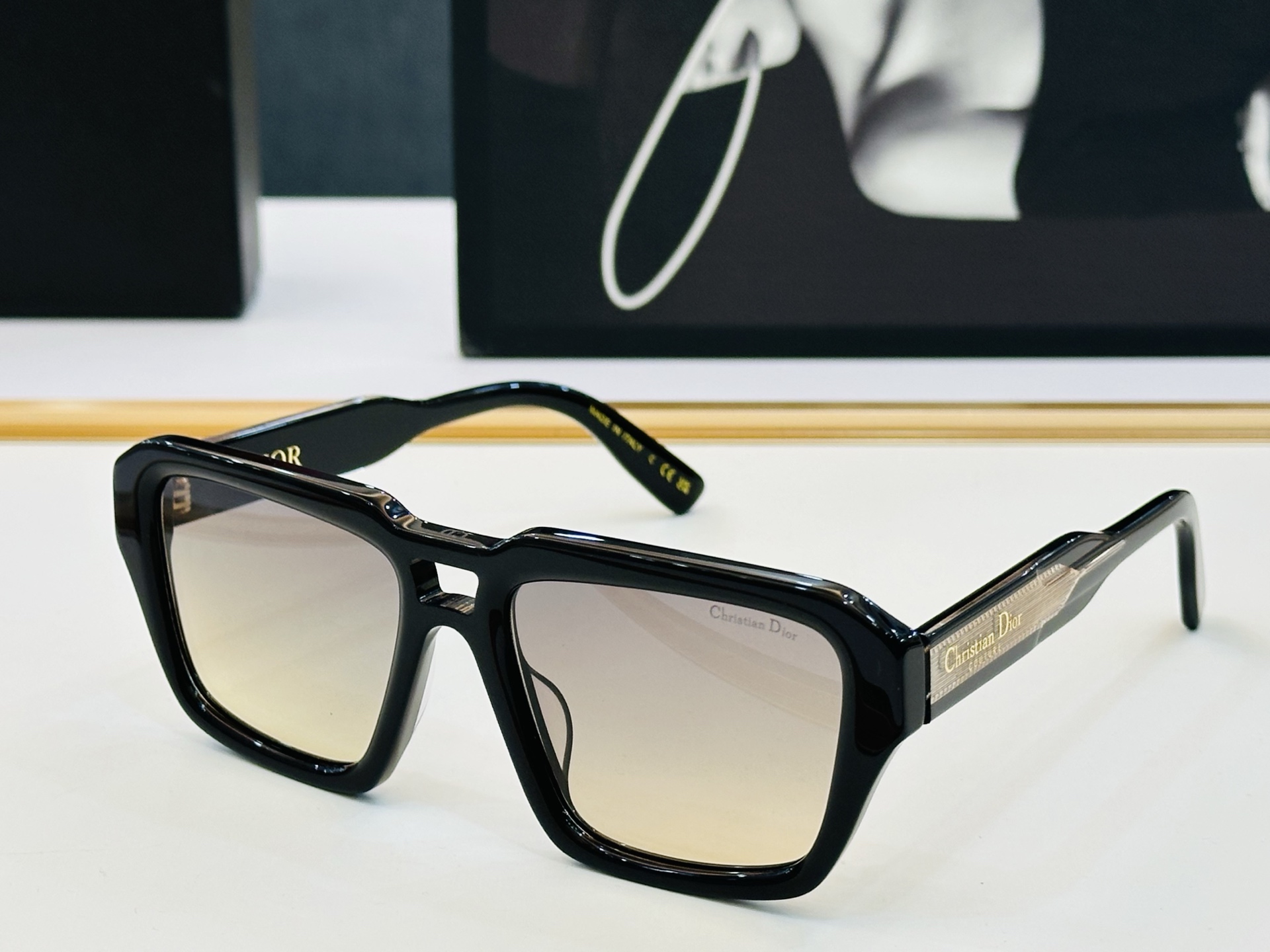 🔻🔻🔻DIO* CDICon R2F 迪家 Size：56口19-145 😎🔆。。搭配镜腿精致配饰 C官