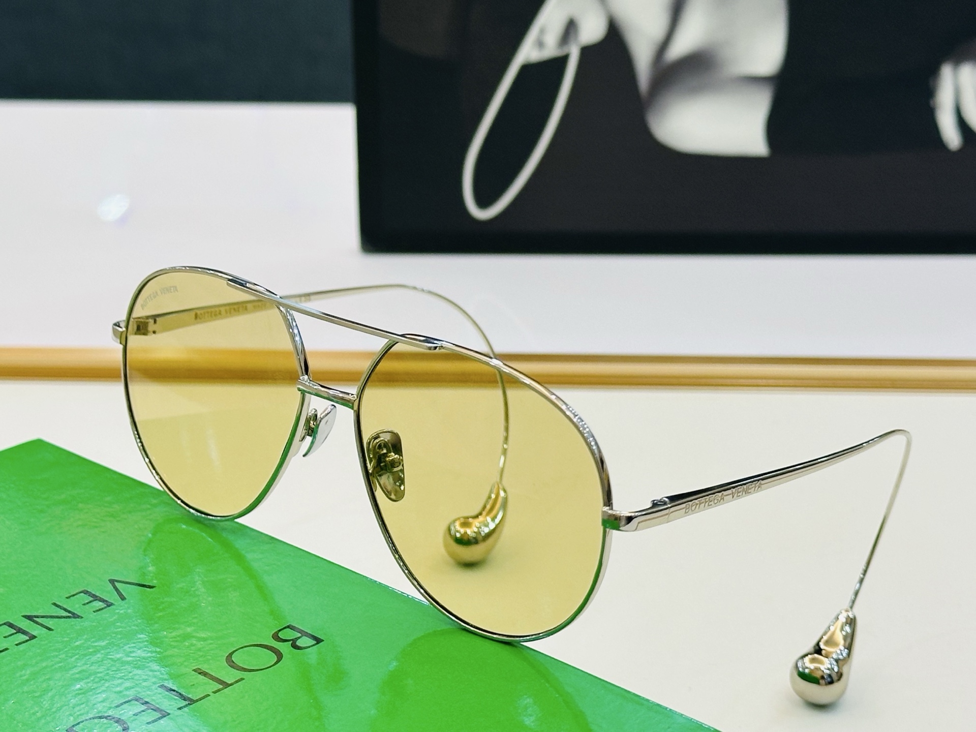 刚刚到货  宝缇嘉 BV1701 Size：58口14-145  实物更美 💕细节全部实拍展示 各位把握