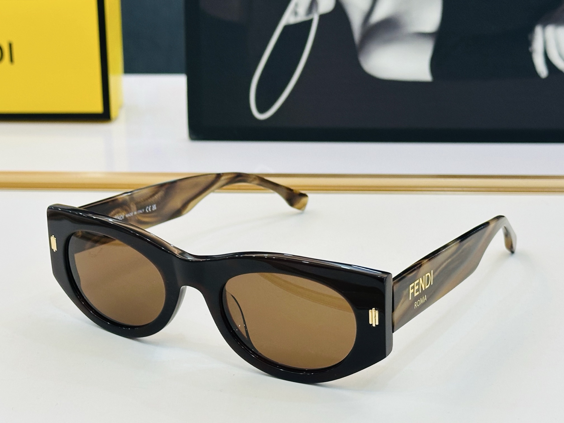 。新款FEND* FE  Size：50口23-145 🎁芬家 😀👏时尚经典  F太阳镜 
