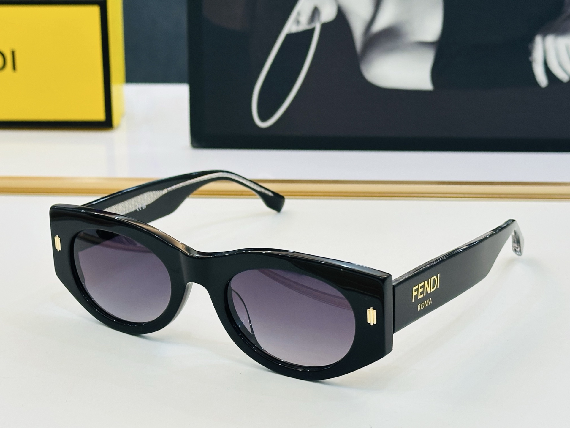 。新款FEND* FE  Size：50口23-145 🎁芬家 😀👏时尚经典  F太阳镜 
