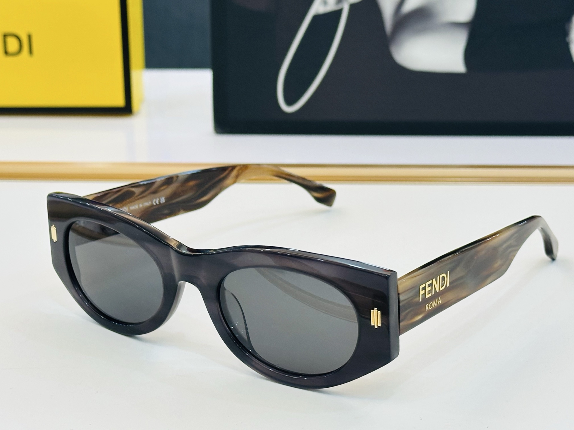 。新款FEND* FE  Size：50口23-145 🎁芬家 😀👏时尚经典  F太阳镜 
