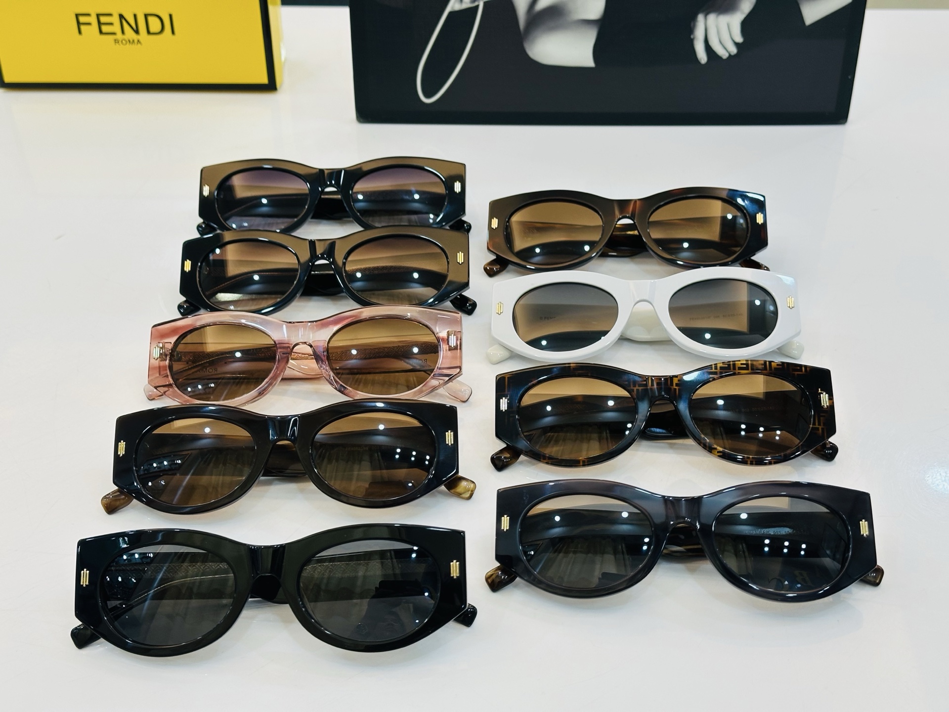 。新款FEND* FE  Size：50口23-145 🎁芬家 😀👏时尚经典  F太阳镜 
