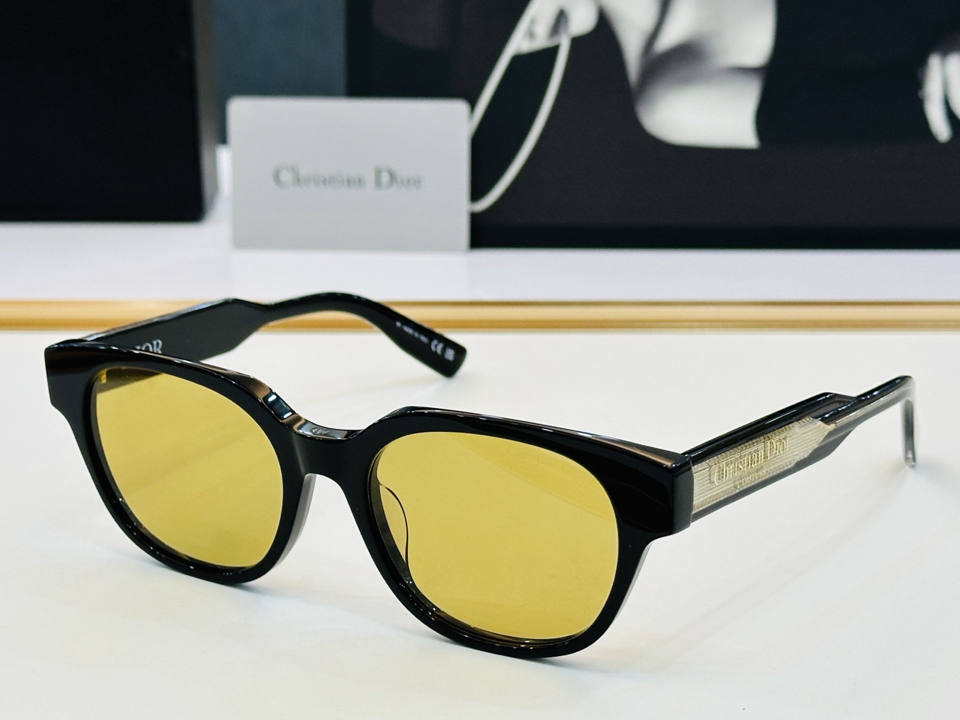 🔻🔻🔻DIO* CDICon R1F 迪家 Size：54口19-145  😎🔆。。搭配镜腿精致配饰 F