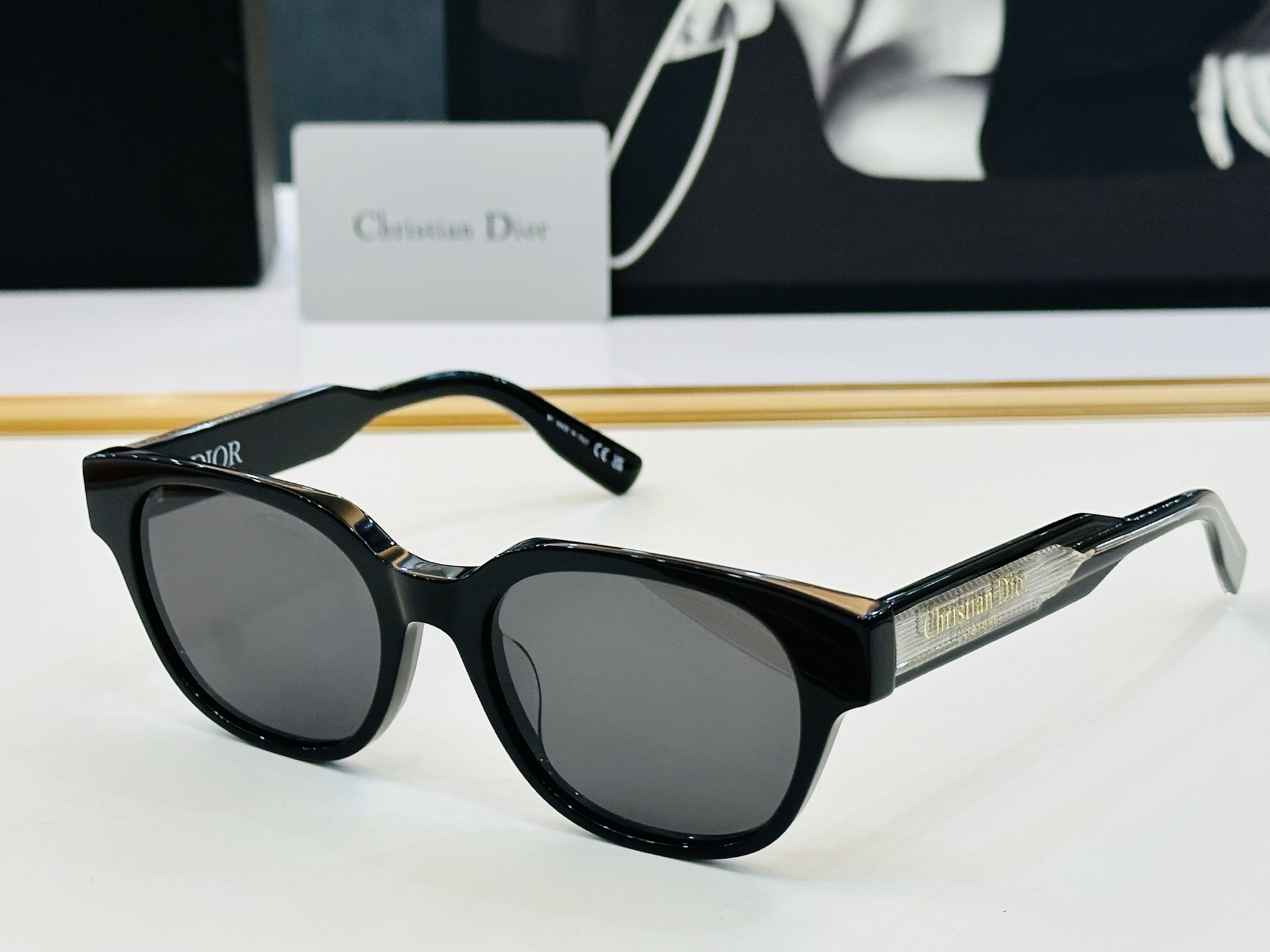 🔻🔻🔻DIO* CDICon R1F 迪家 Size：54口19-145  😎🔆。。搭配镜腿精致配饰 F