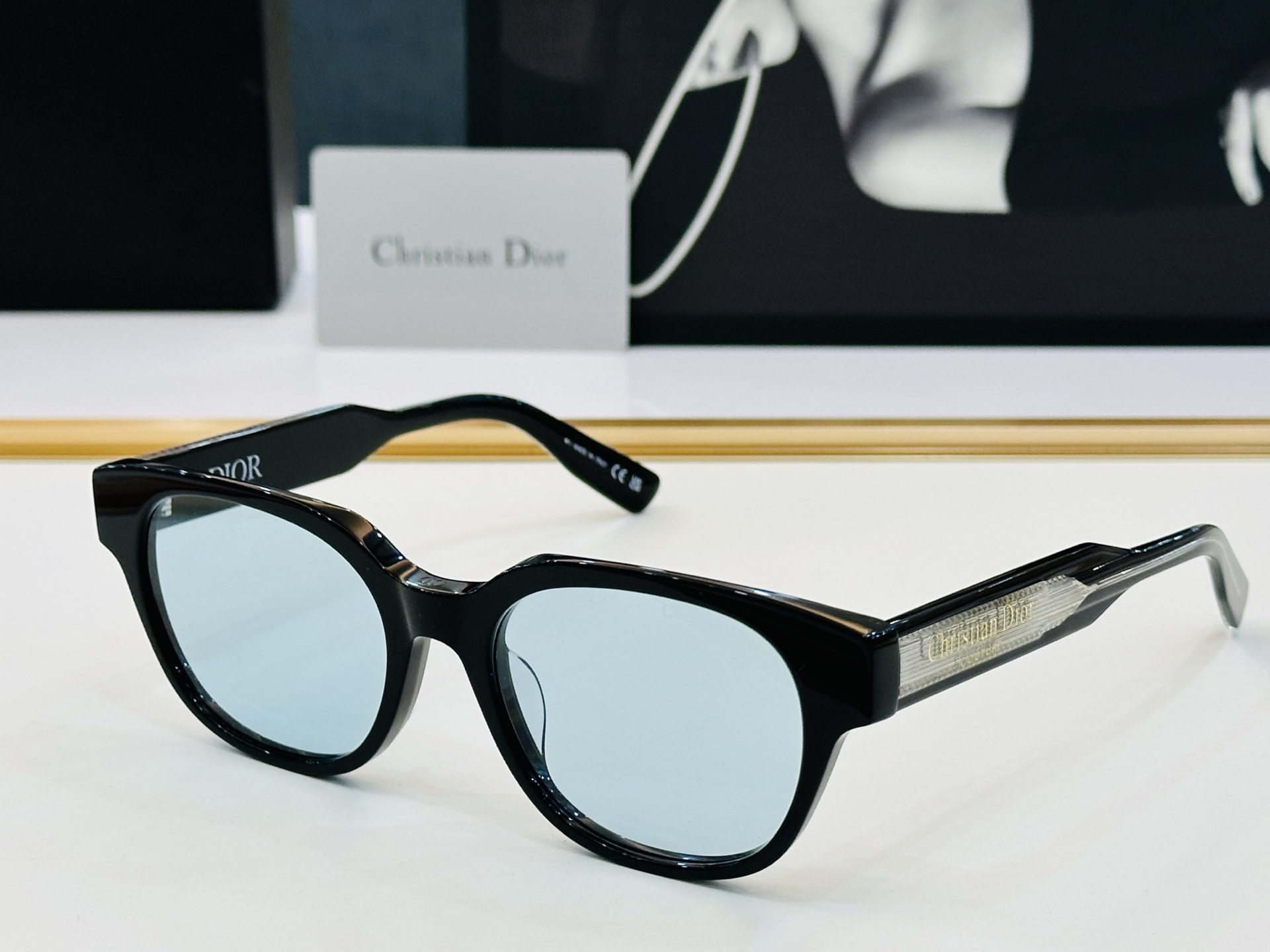 🔻🔻🔻DIO* CDICon R1F 迪家 Size：54口19-145  😎🔆。。搭配镜腿精致配饰 F