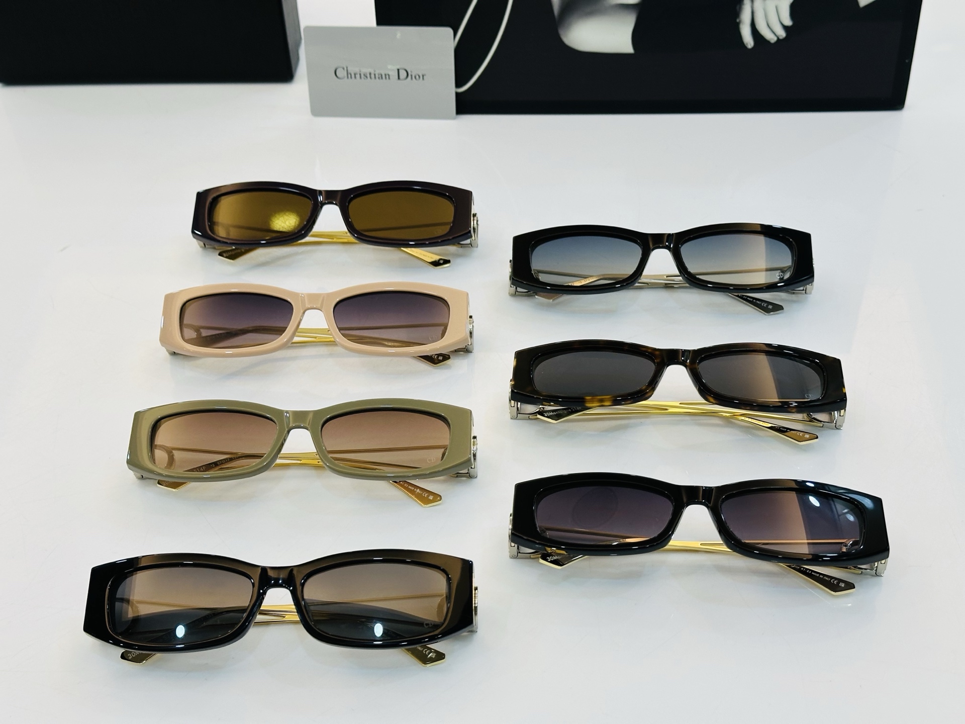 🔻🔻🔻DIO* CDICon SI4F 迪家 Size：57口17-135 😎🔆。。搭配镜腿精致配饰 F