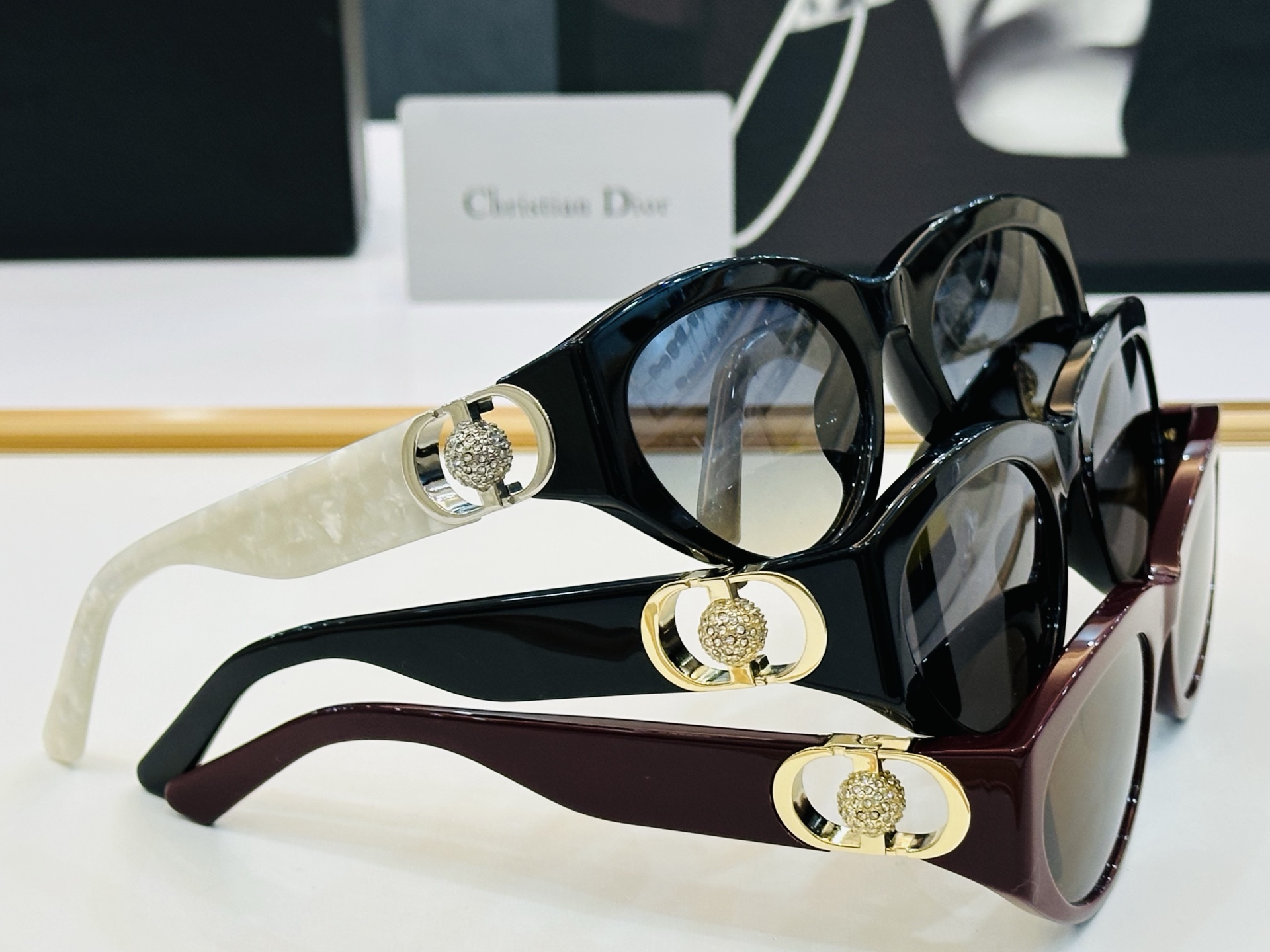 🔻🔻🔻DIO* CDICon B7F 迪家 Size：56口20-135 😎🔆。。搭配镜腿精致配饰 FD