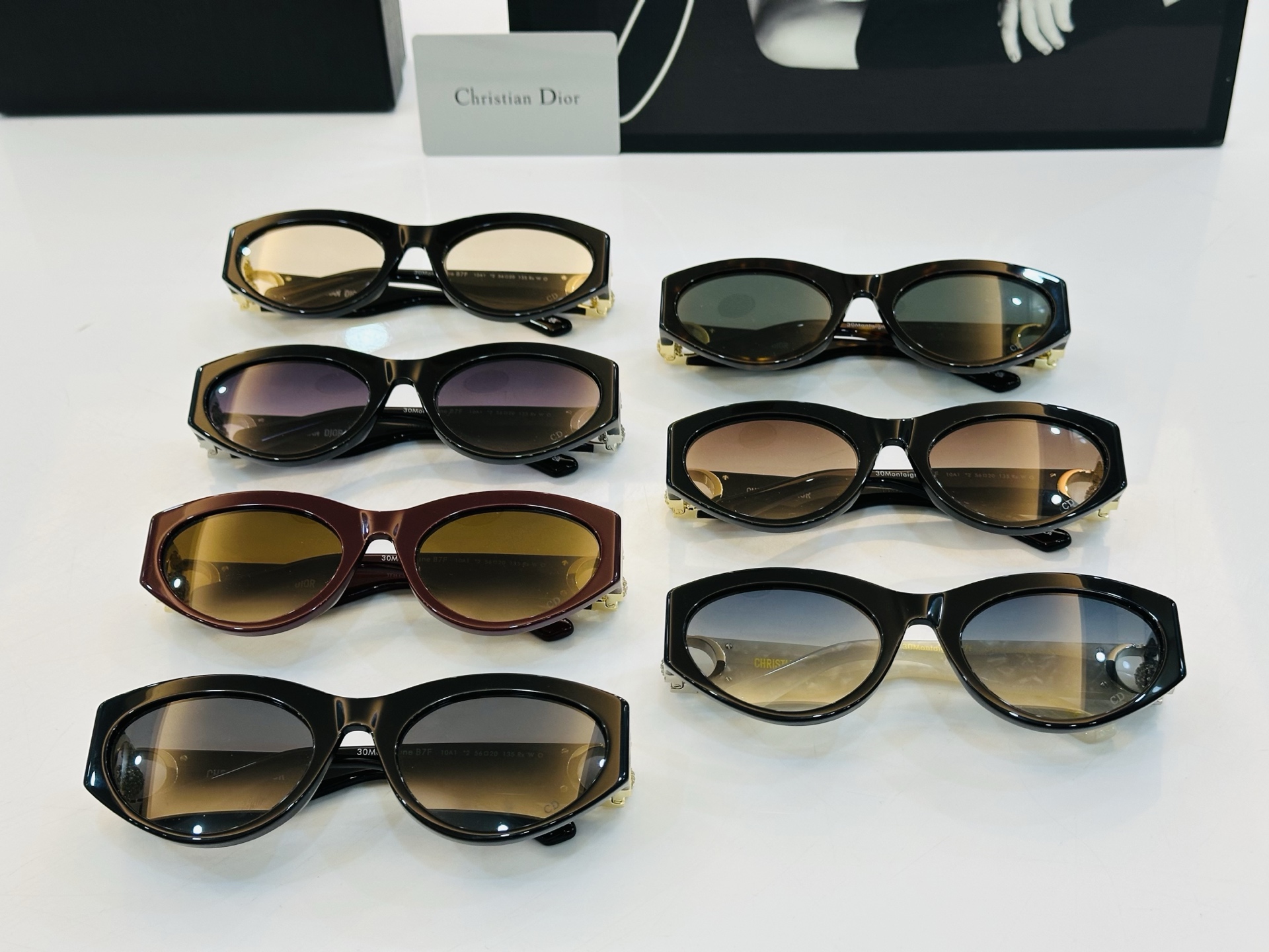 🔻🔻🔻DIO* CDICon B7F 迪家 Size：56口20-135 😎🔆。。搭配镜腿精致配饰 FD