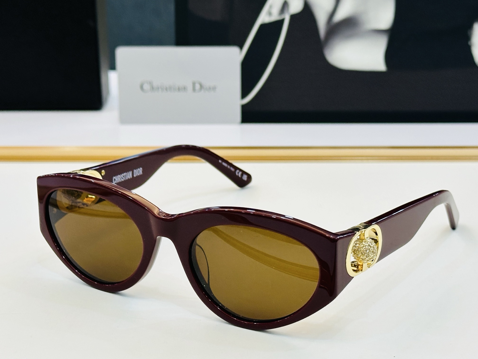 🔻🔻🔻DIO* CDICon B7F 迪家 Size：56口20-135 😎🔆。。搭配镜腿精致配饰 FD