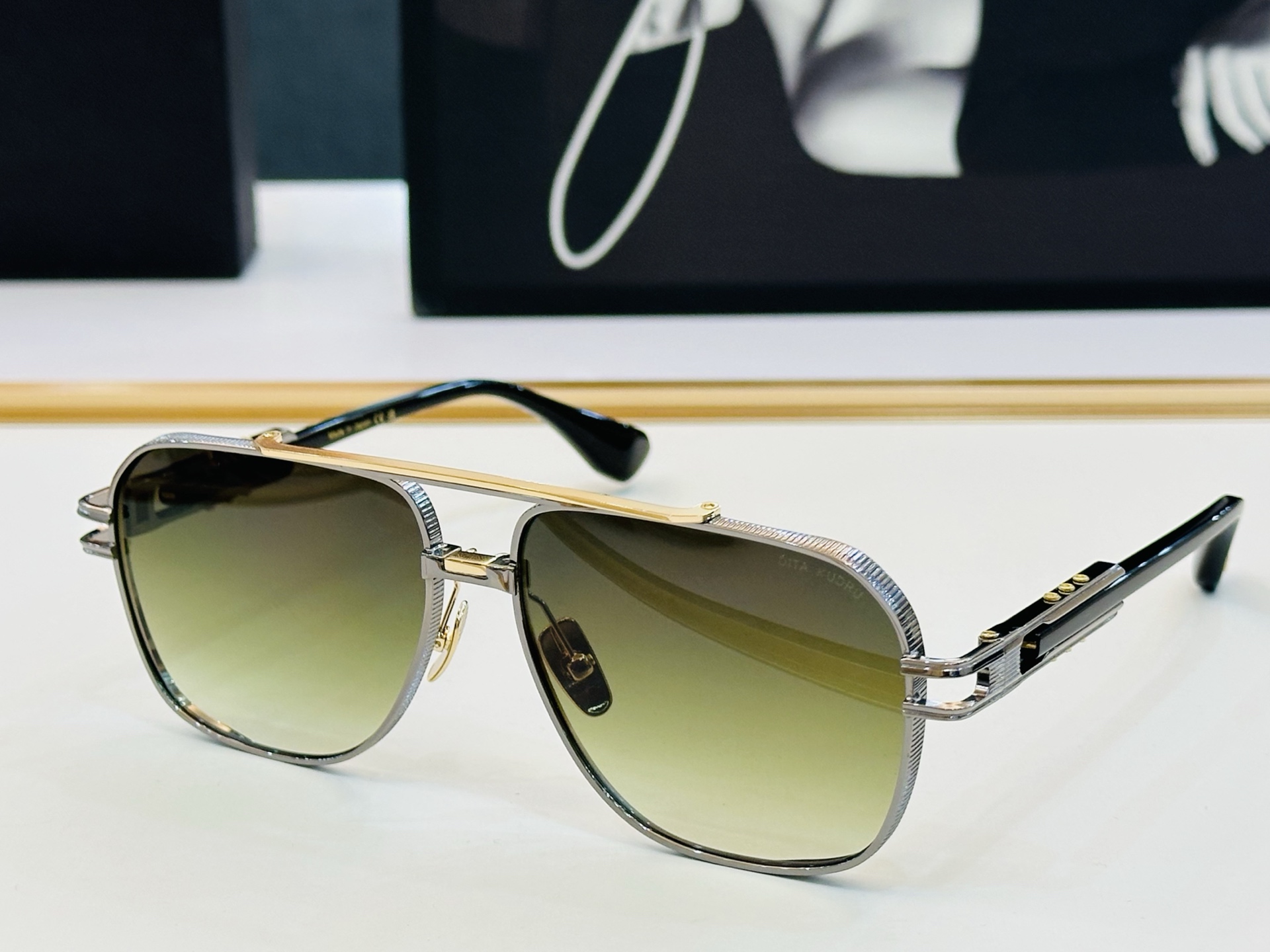 官网款 DlT* 迪塔 DTS436  Size：61口14-145 意大利最新原单货 得意得意男款太阳