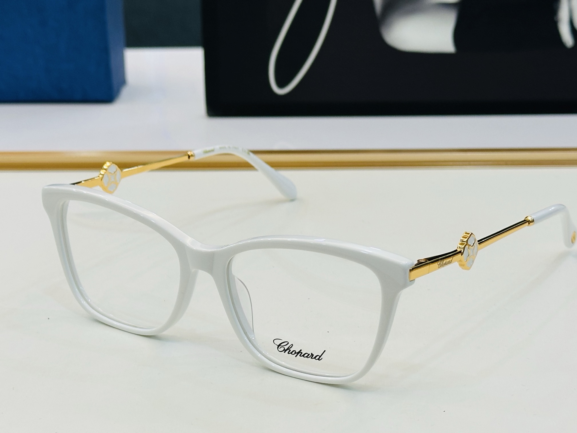 原版 ChoPard肖邦 MODEL VCH318S Size：56口17-142 以现代时尚的设计风格