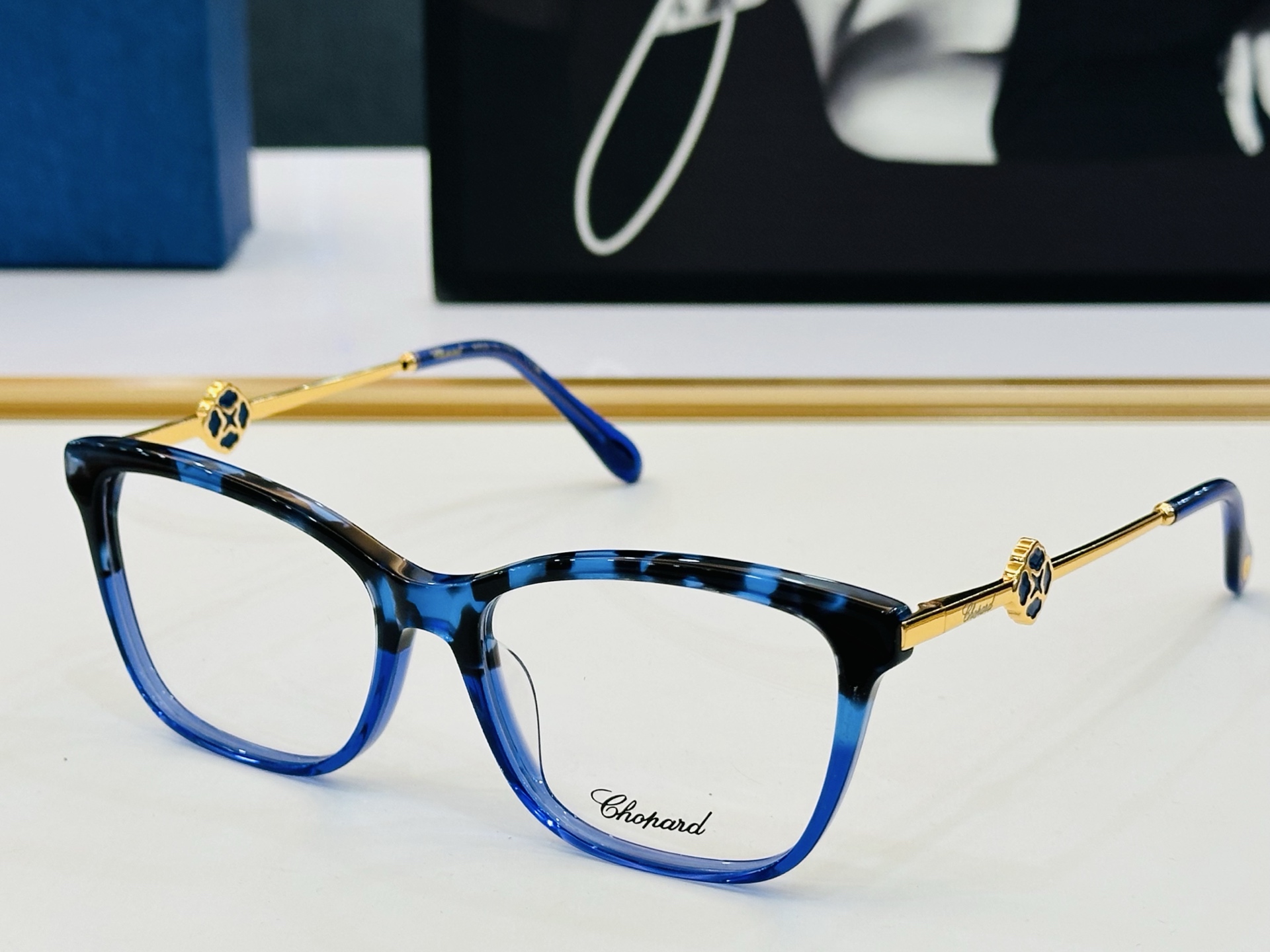 原版 ChoPard肖邦 MODEL VCH318S Size：56口17-142 以现代时尚的设计风格