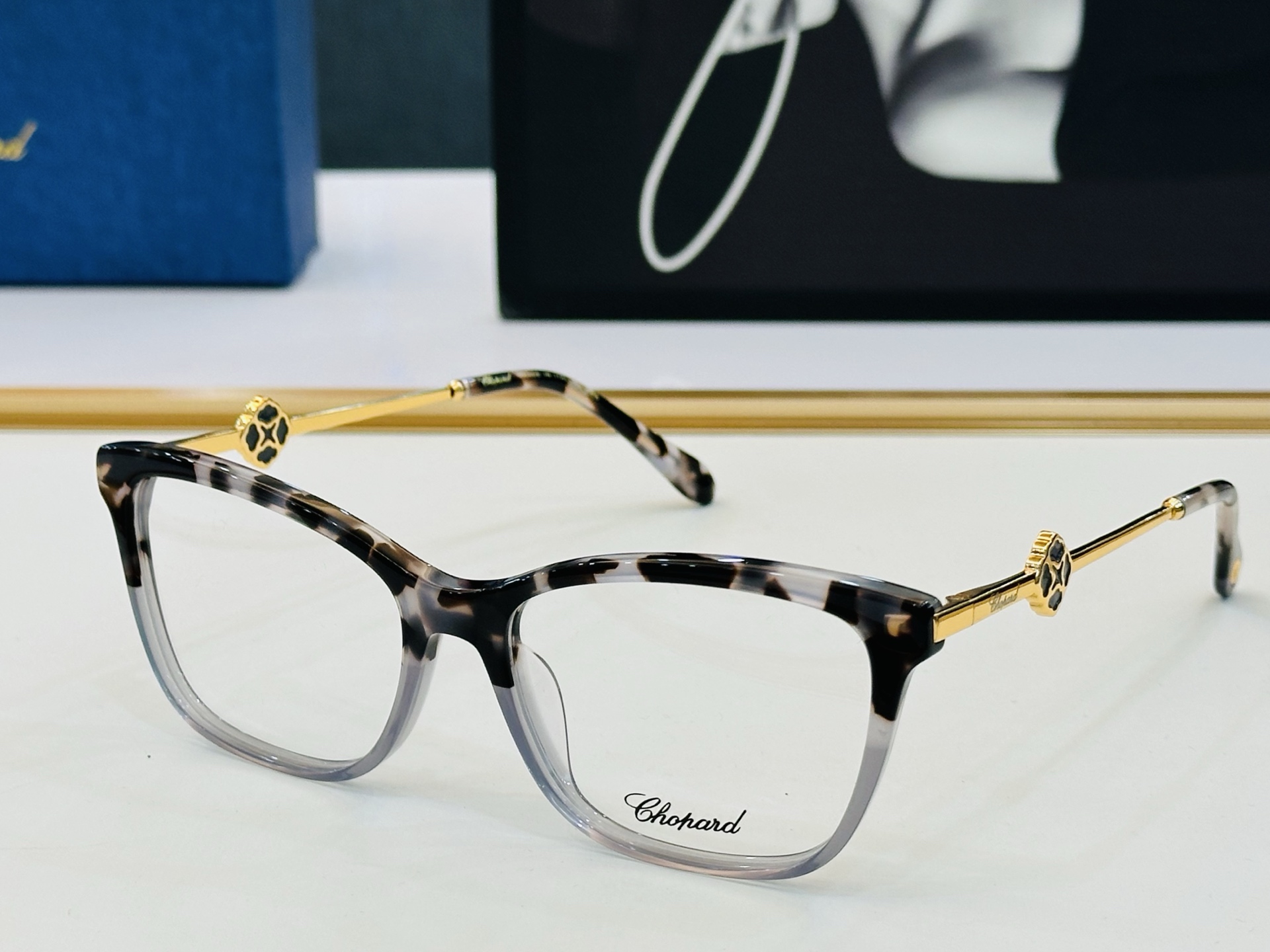 原版 ChoPard肖邦 MODEL VCH318S Size：56口17-142 以现代时尚的设计风格