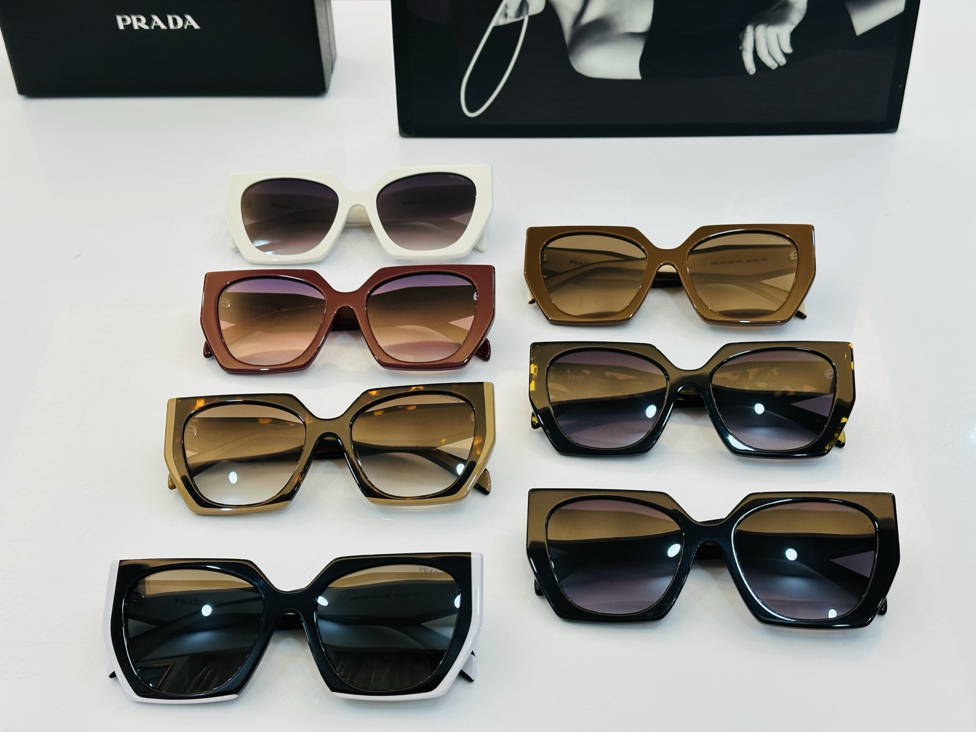 🔺PRAD*🔻普家 SPR15W  Size：55口20-145 眼镜系列堪称精湛制作 彰显独特个 L最