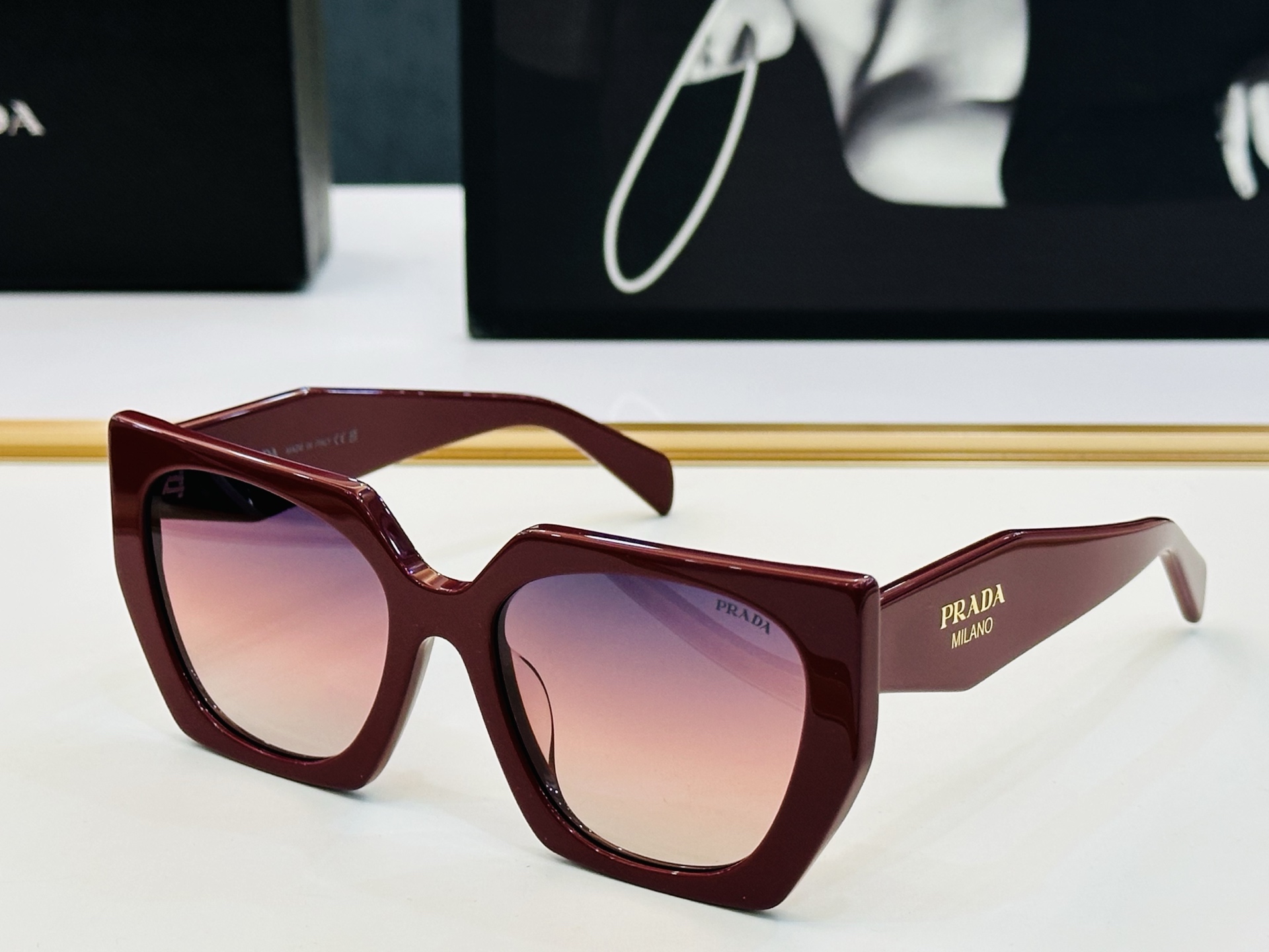 🔺PRAD*🔻普家 SPR15W  Size：55口20-145 眼镜系列堪称精湛制作 彰显独特个 L最