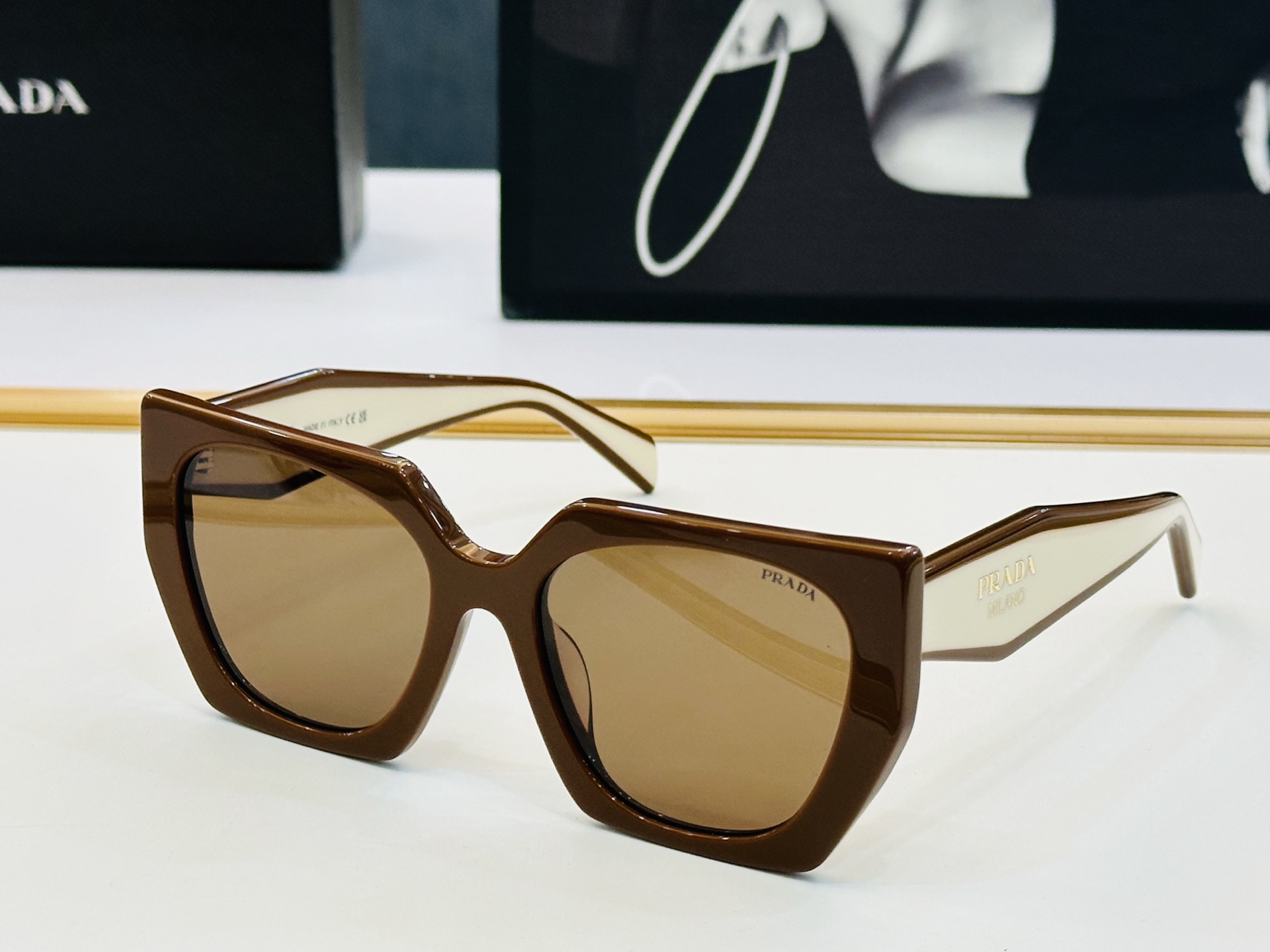 🔺PRAD*🔻普家 SPR15W  Size：55口20-145 眼镜系列堪称精湛制作 彰显独特个 L最