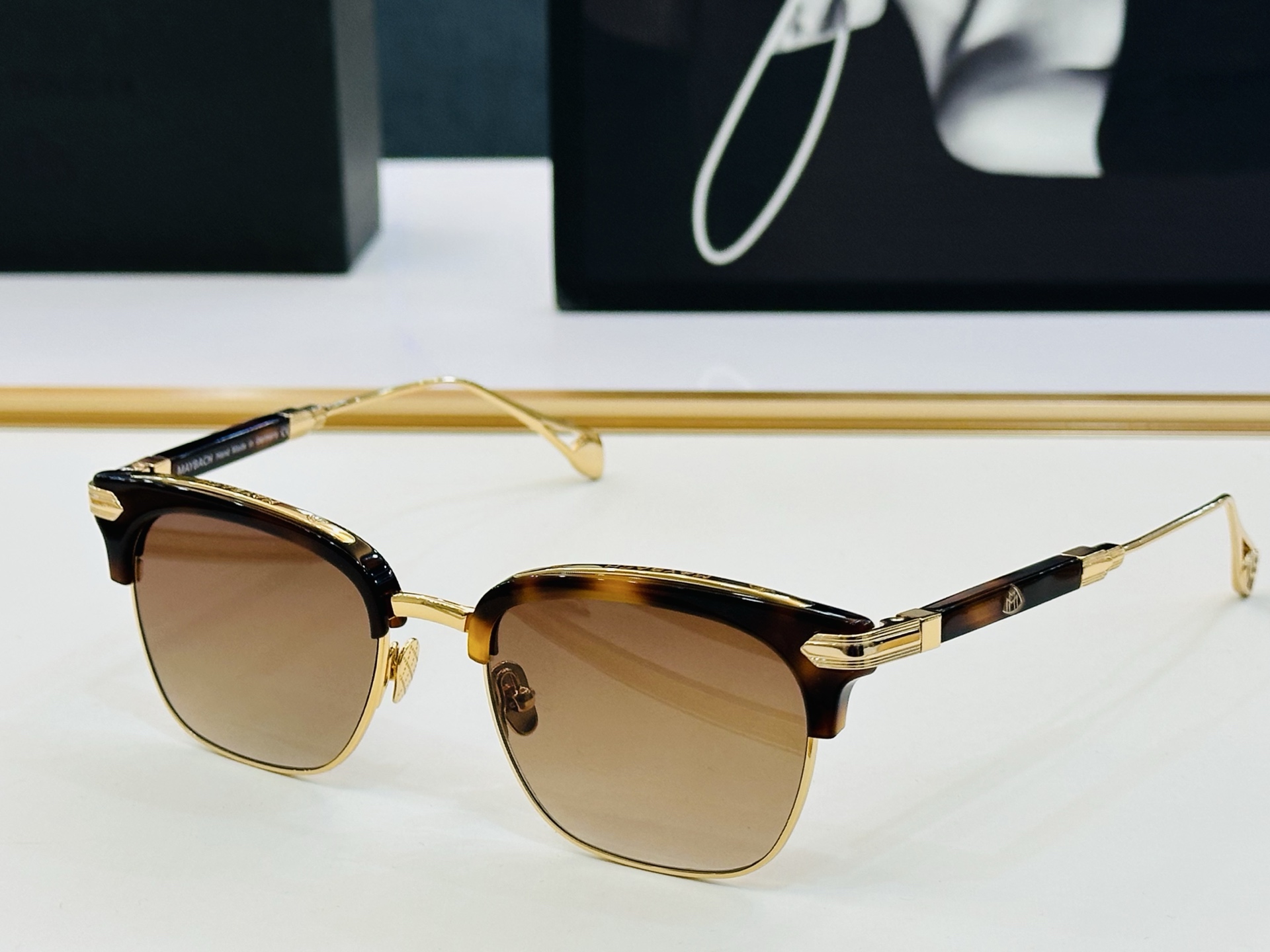 高品质 迈巴赫 🎉🎉做工精美💕💕MAYBAC*H Z22 Size：53口19-145 质感十足 L👍高