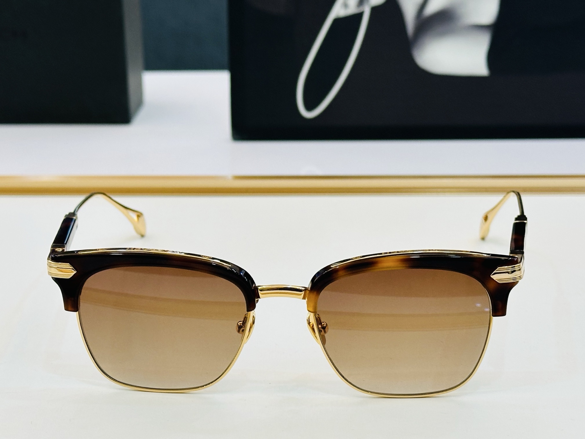 高品质 迈巴赫 🎉🎉做工精美💕💕MAYBAC*H Z22 Size：53口19-145 质感十足 L👍高