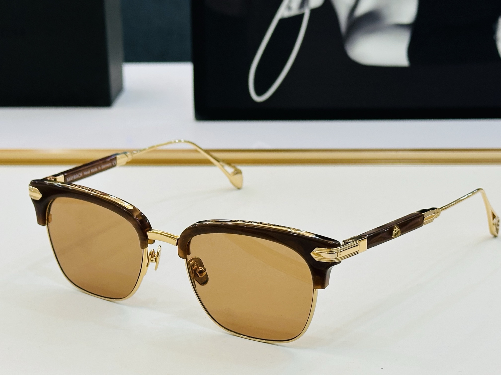 高品质 迈巴赫 🎉🎉做工精美💕💕MAYBAC*H Z22 Size：53口19-145 质感十足 L👍高