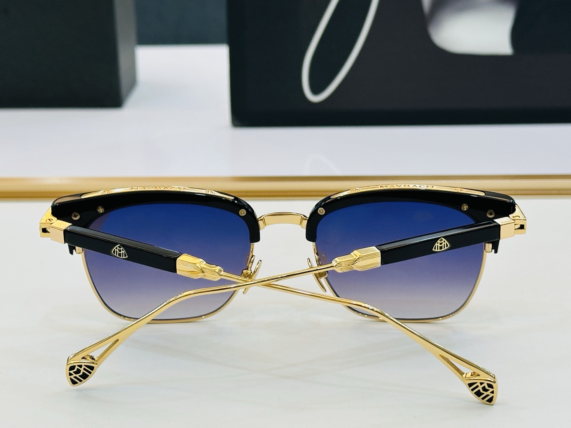 高品质 迈巴赫 🎉🎉做工精美💕💕MAYBAC*H Z22 Size：53口19-145 质感十足 L👍高