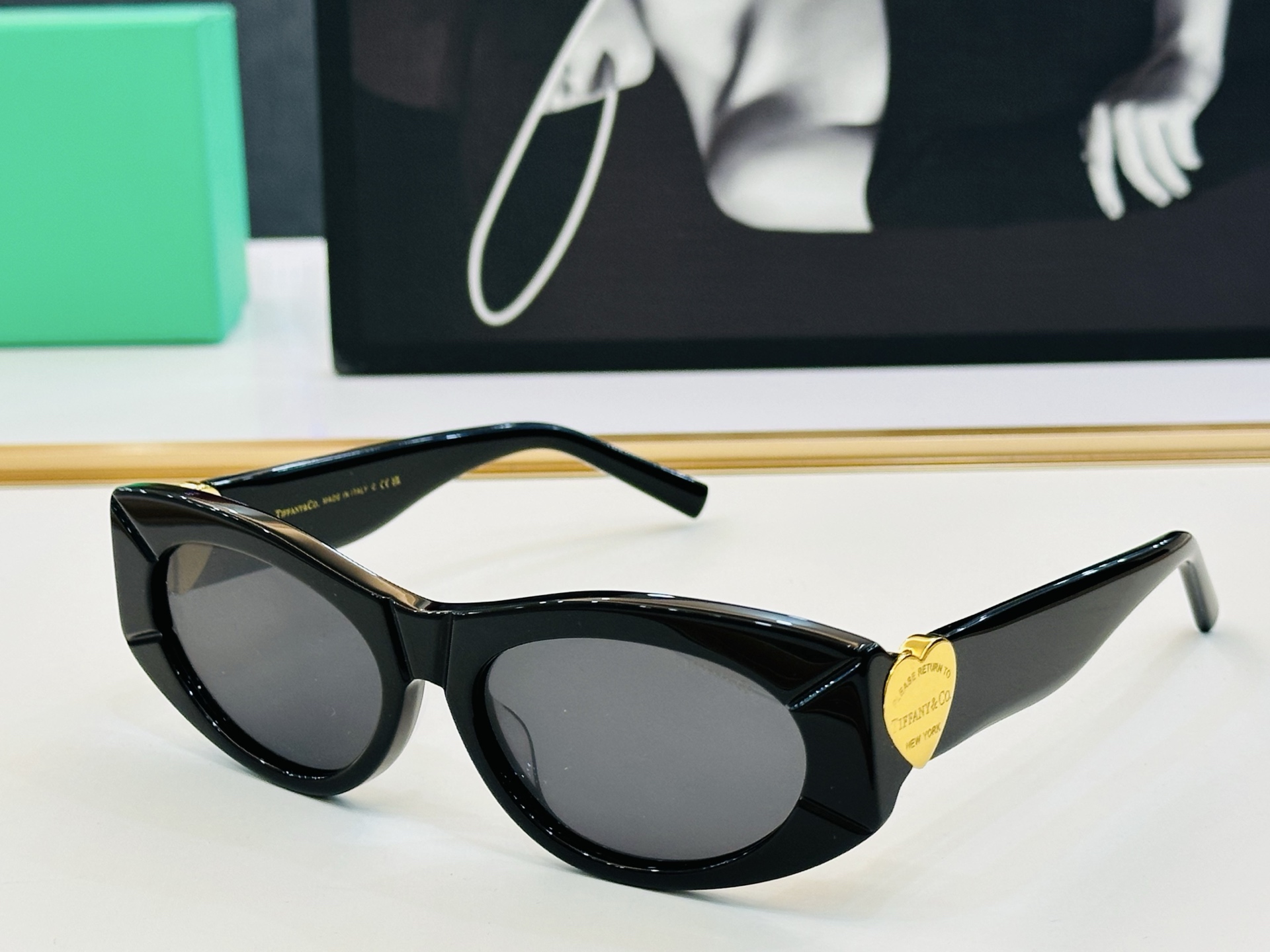 蒂芙家 Tiffany & CO. TF4222U Size：56口17-140 时尚太阳镜架 👍b多色