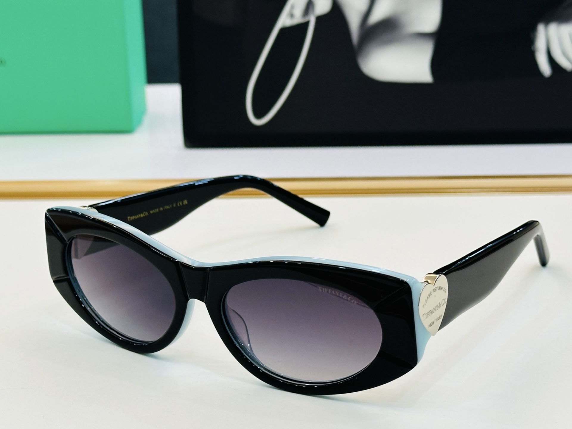 蒂芙家 Tiffany & CO. TF4222U Size：56口17-140 时尚太阳镜架 👍b多色