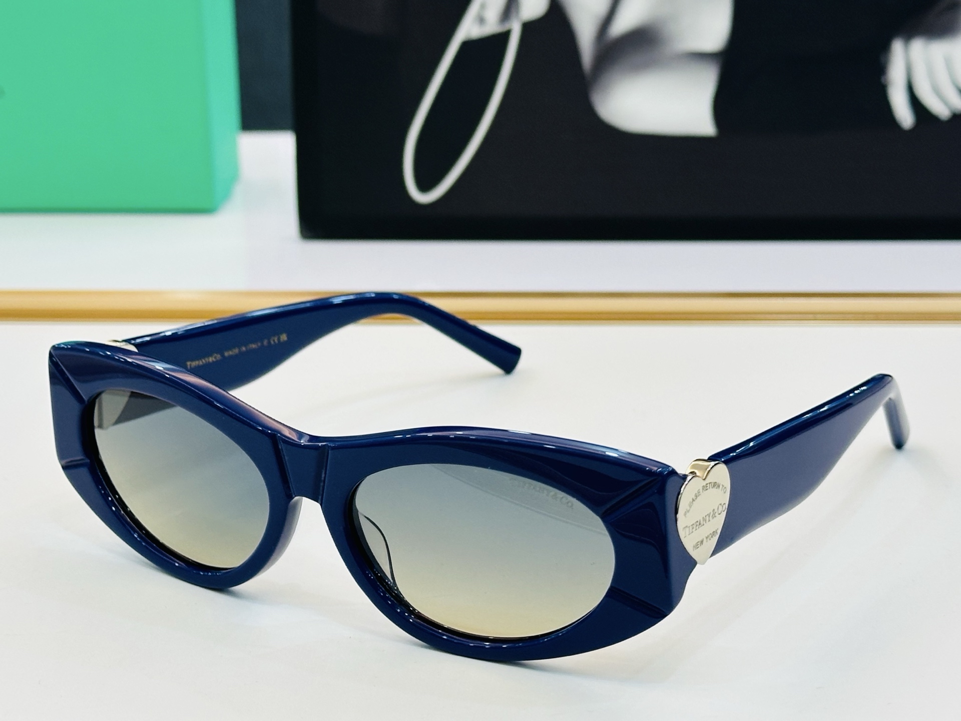 蒂芙家 Tiffany & CO. TF4222U Size：56口17-140 时尚太阳镜架 👍b多色