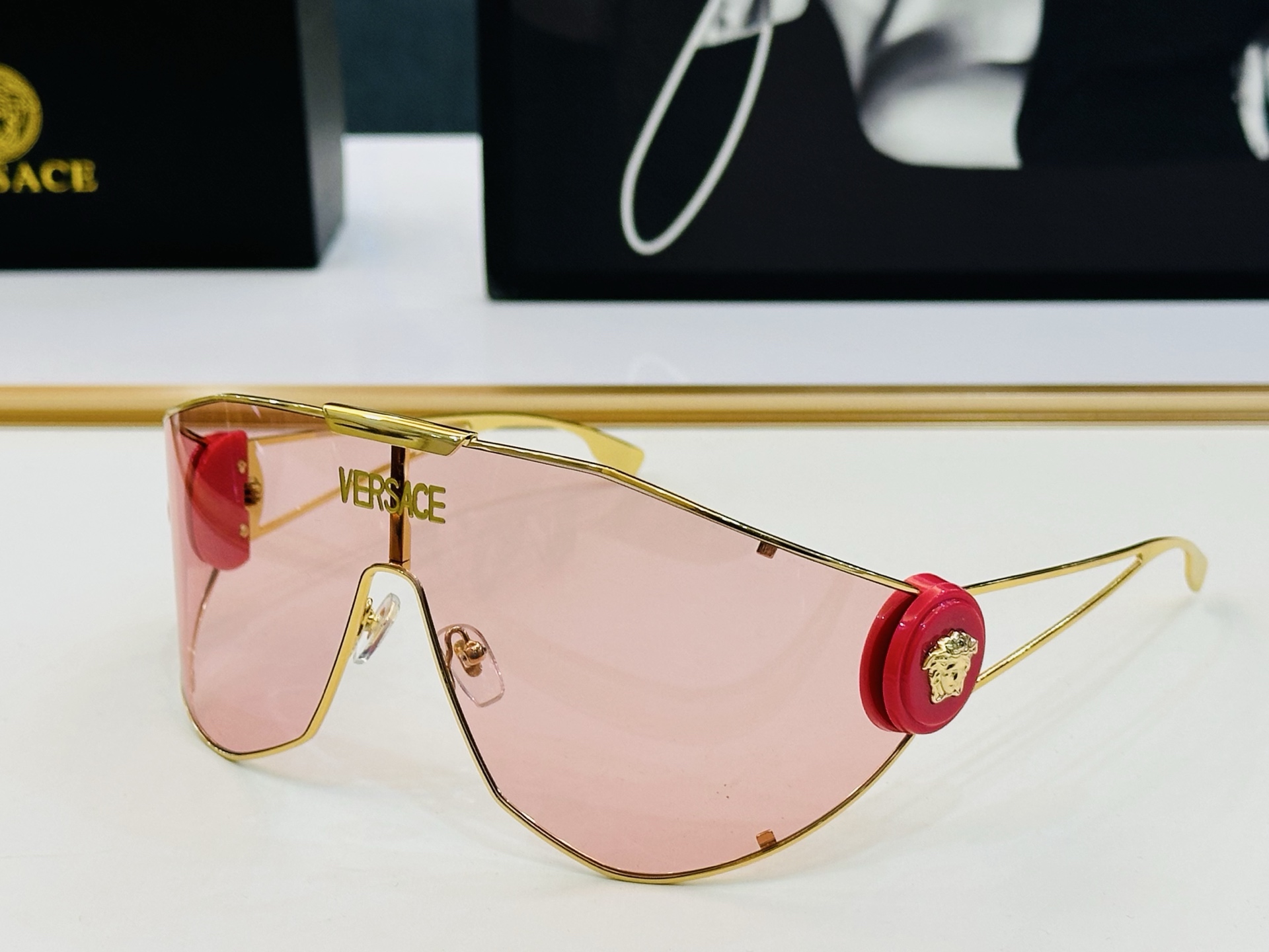 ❤️❤️范思家 VERSACE✨✨✨MODEL：2268  ✨大框 一体镜面 1S有范 