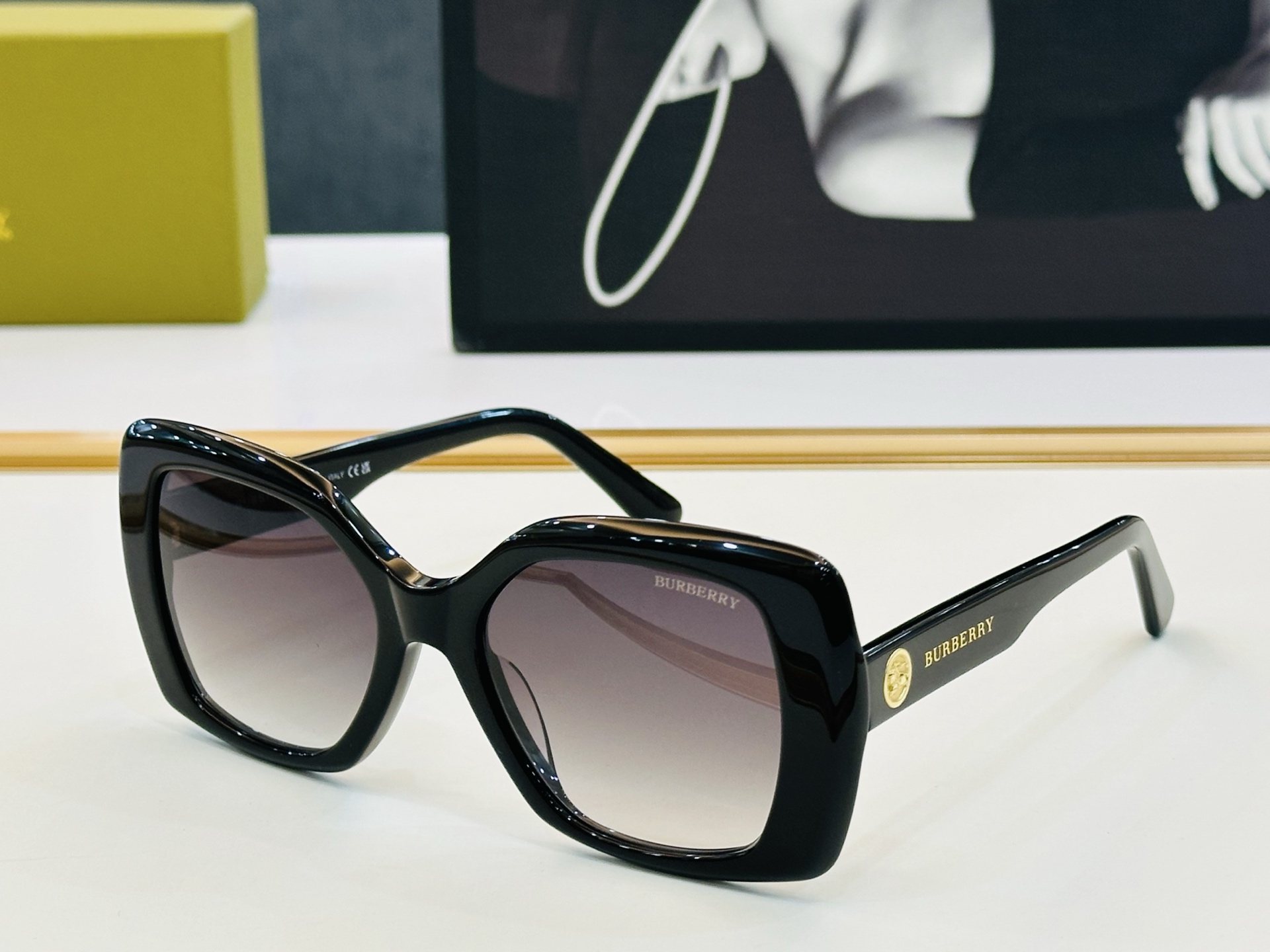 新款 BURBERR*🔻巴家 BE2445  百搭镜架Size：53口19-145 高品质 到货 🌲🌲🌲