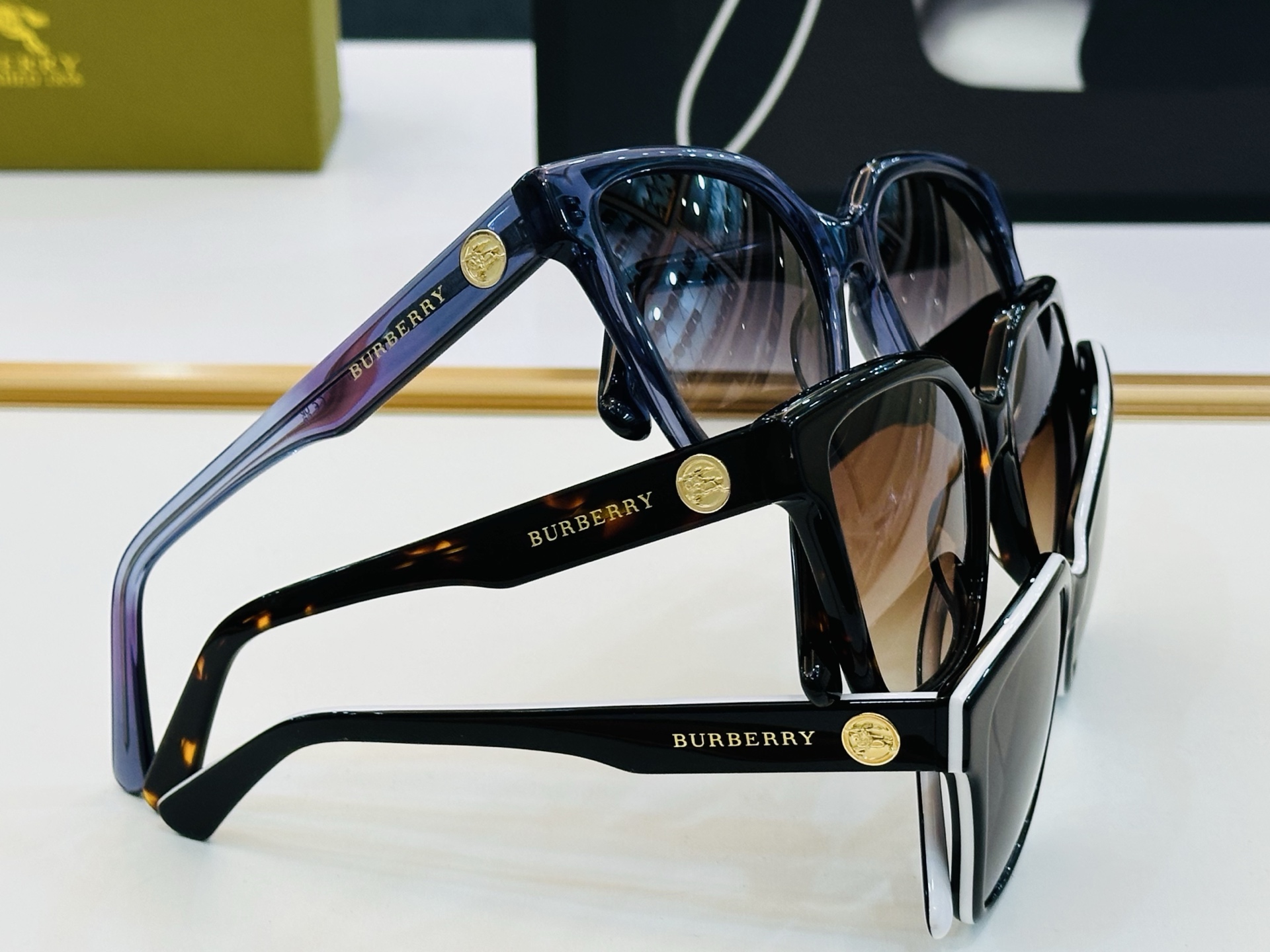 新款 BURBERR*🔻巴家 BE2443 百搭镜架Size：53口18-145 高品质 到货 🌲🌲🌲Z