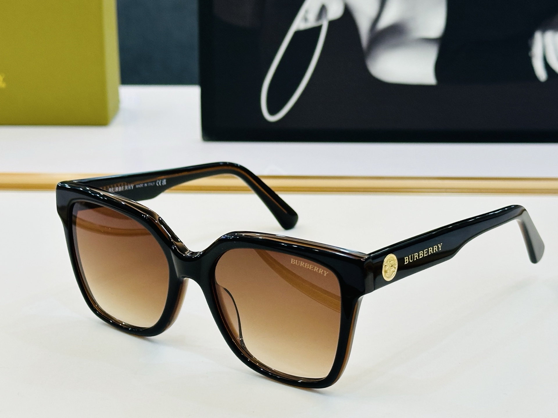 新款 BURBERR*🔻巴家 BE2443 百搭镜架Size：53口18-145 高品质 到货 🌲🌲🌲Z