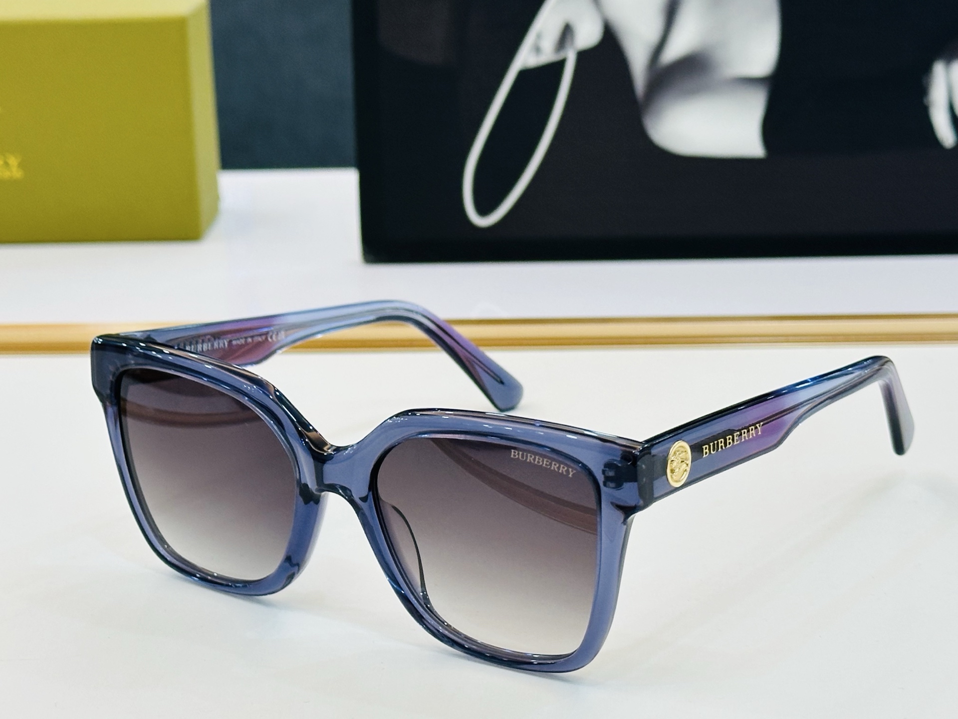 新款 BURBERR*🔻巴家 BE2443 百搭镜架Size：53口18-145 高品质 到货 🌲🌲🌲Z